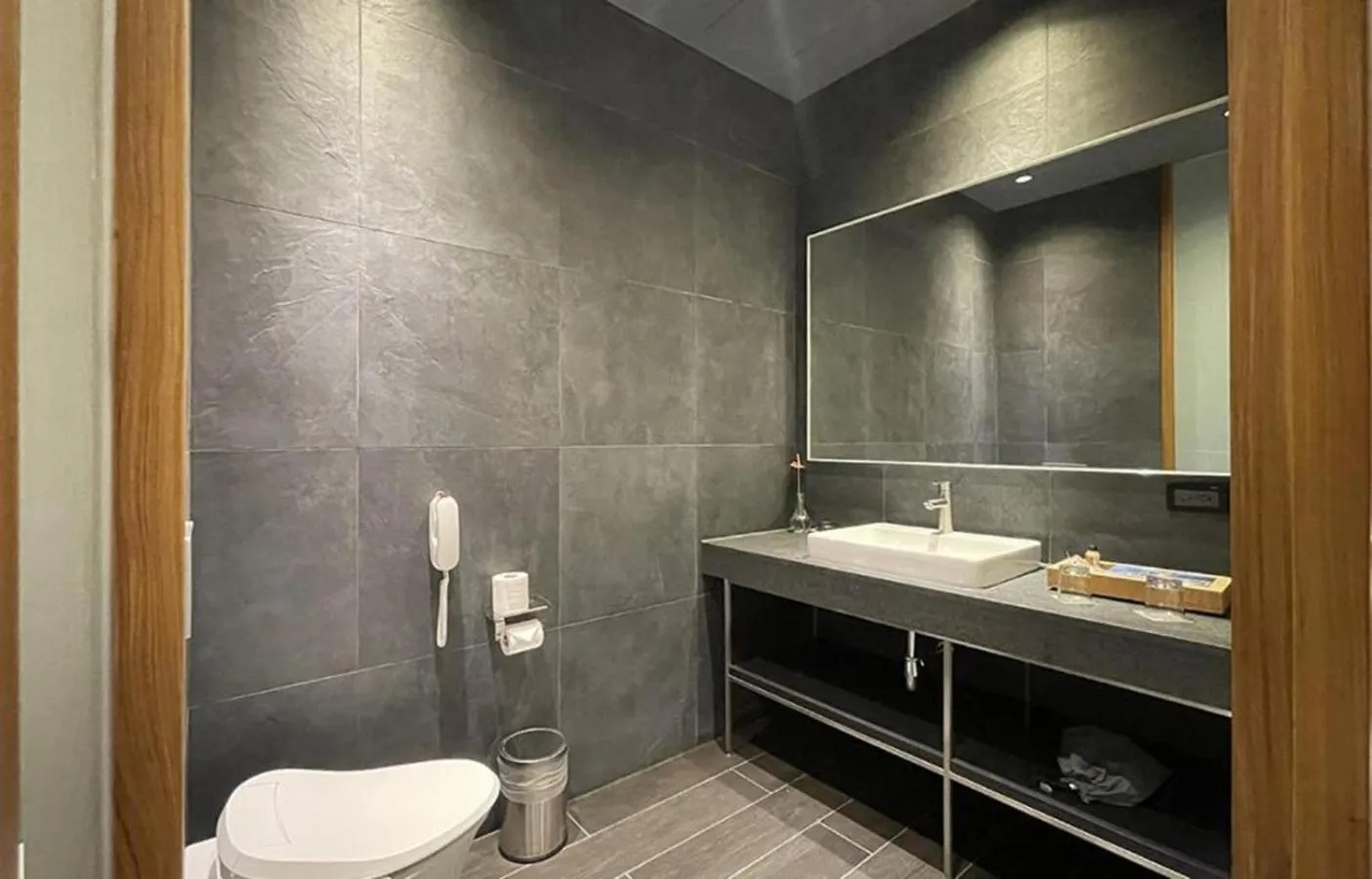 Toilet in Onsen Papawaqa