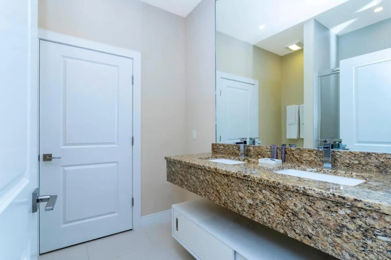 Stunning 4Bd Close to Disney @ Magic Village 7614