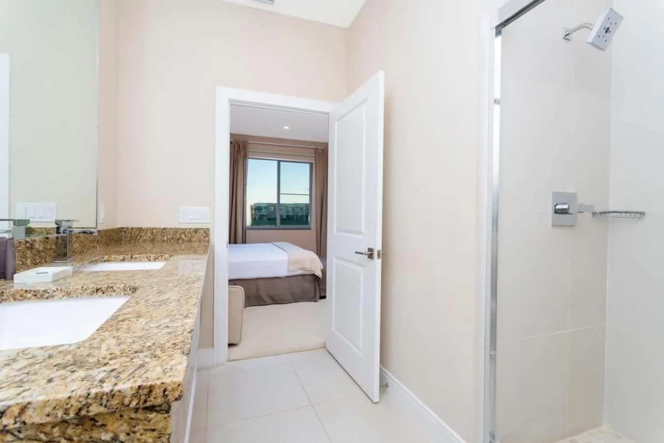 Bed in Stunning 4Bd Close to Disney @ Magic Village 7614