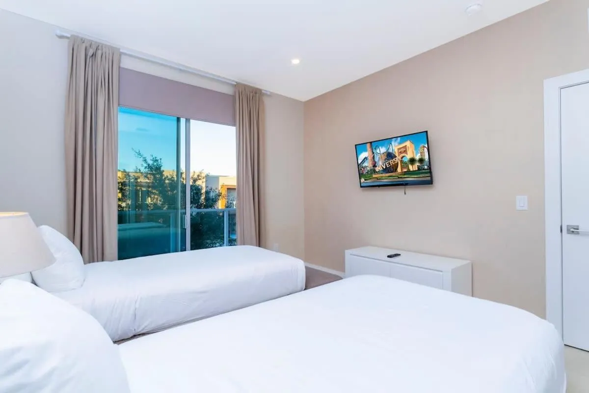 Bed in Stunning 4Bd Close to Disney @ Magic Village 7614