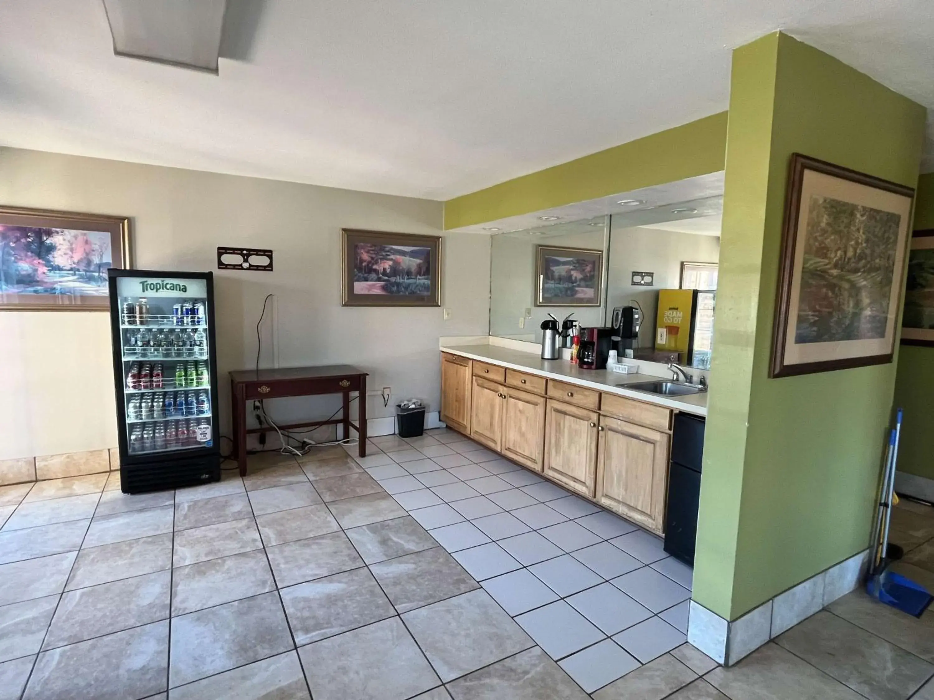 Lobby or reception in Motel 6 Bracey, VA I 85 Lobby or reception in Motel 6 Bracey, VA I 85