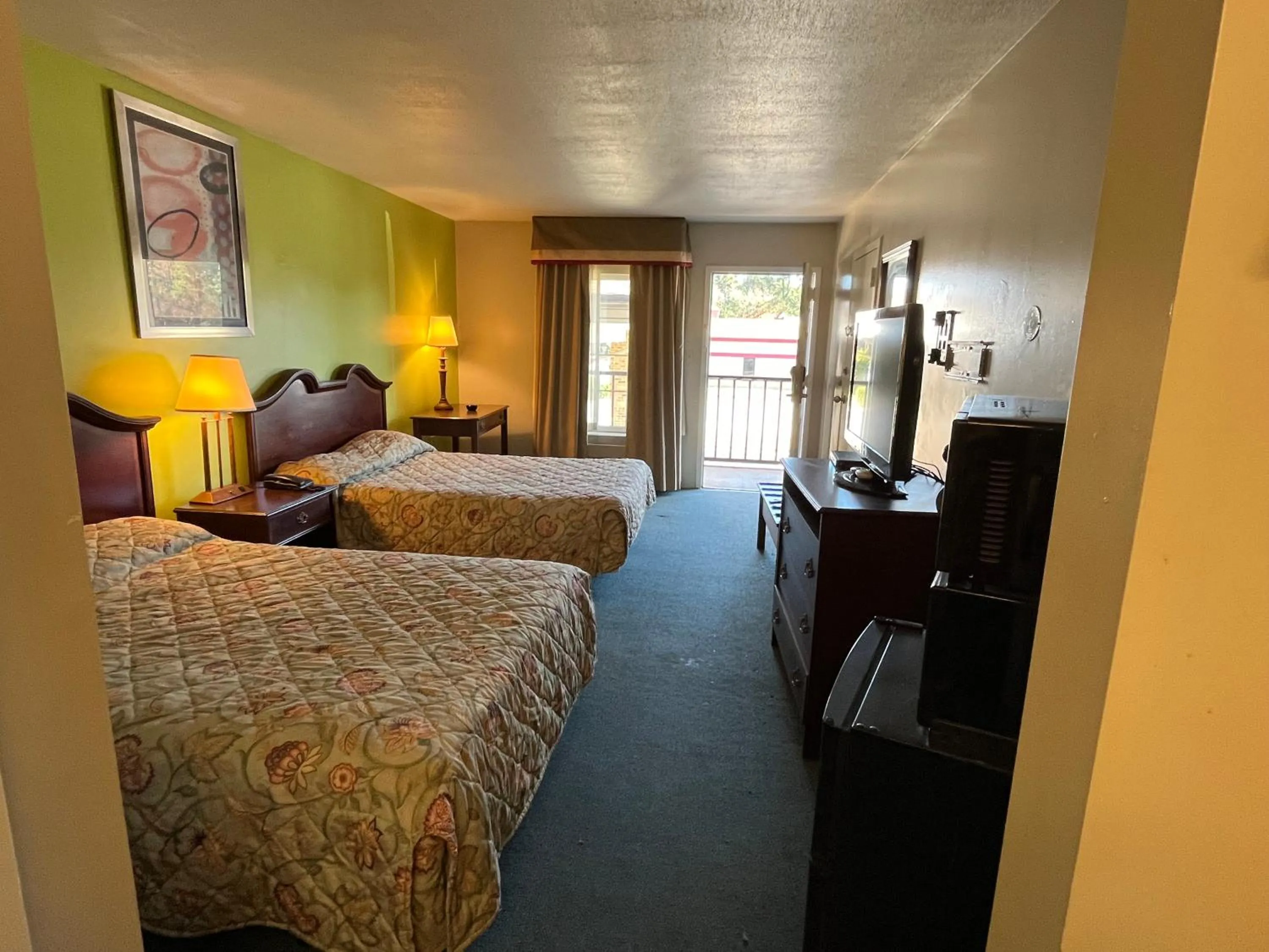 Bedroom, Bed in Motel 6 Bracey, VA I 85