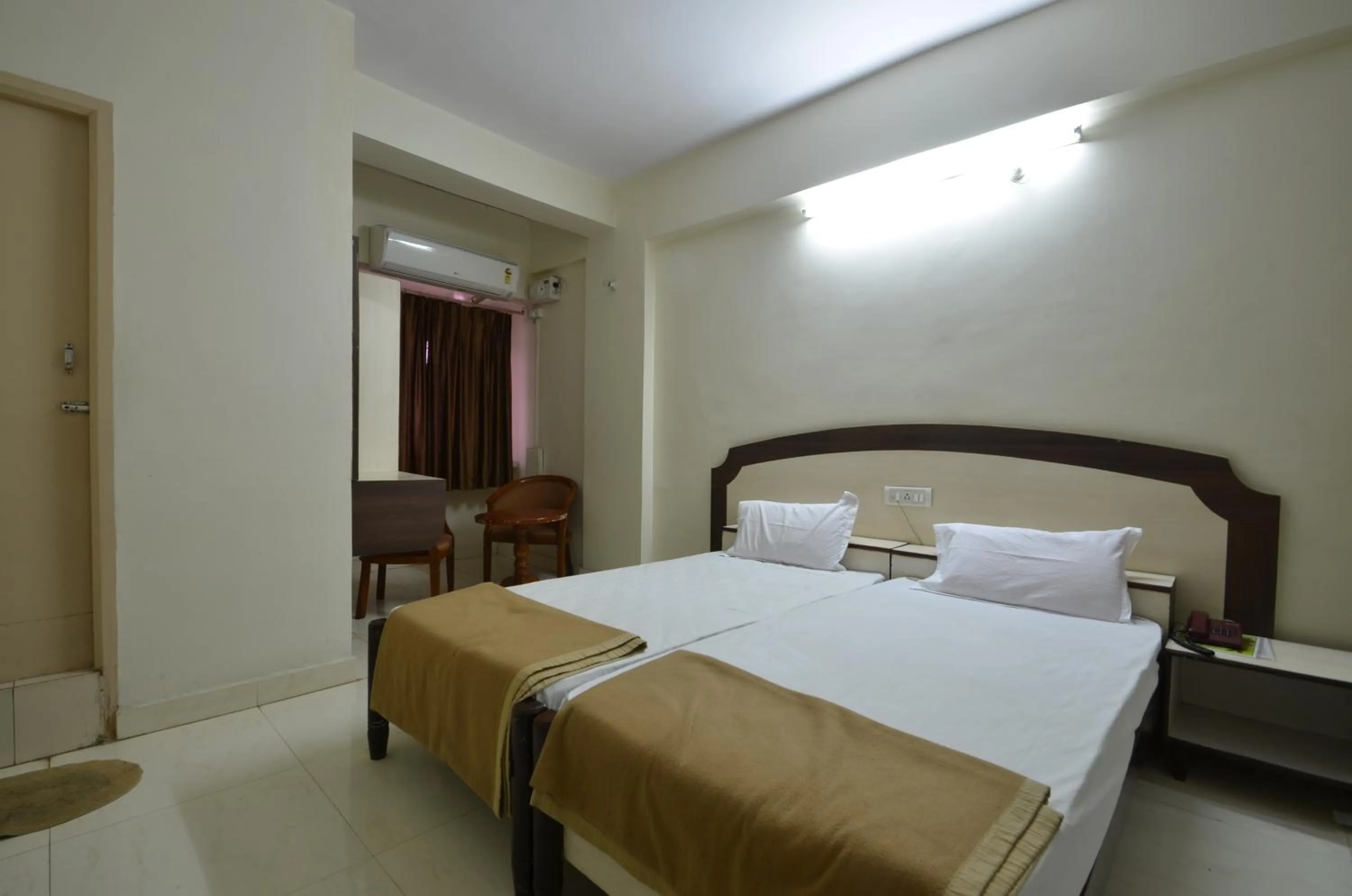 bunk bed in Hotel Maya Deluxe