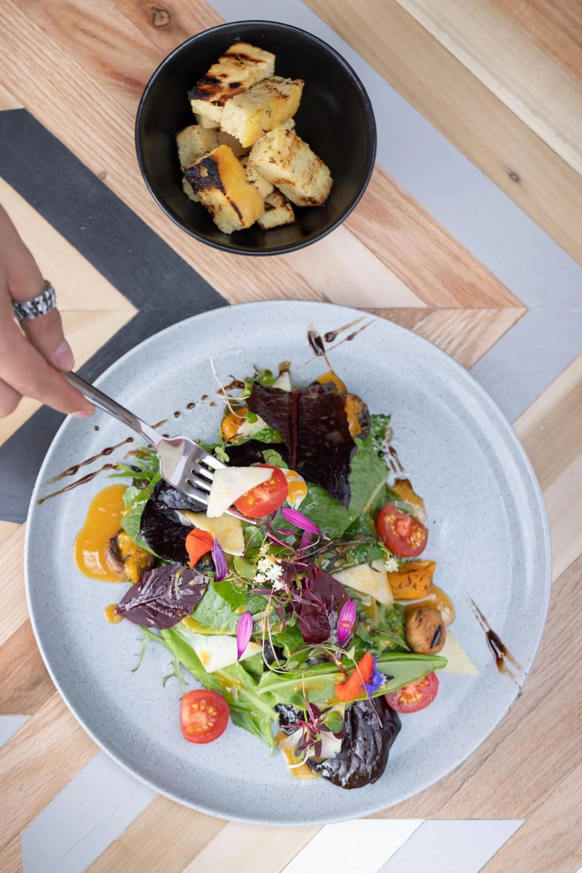 Restaurant/places to eat in Casa Tunki