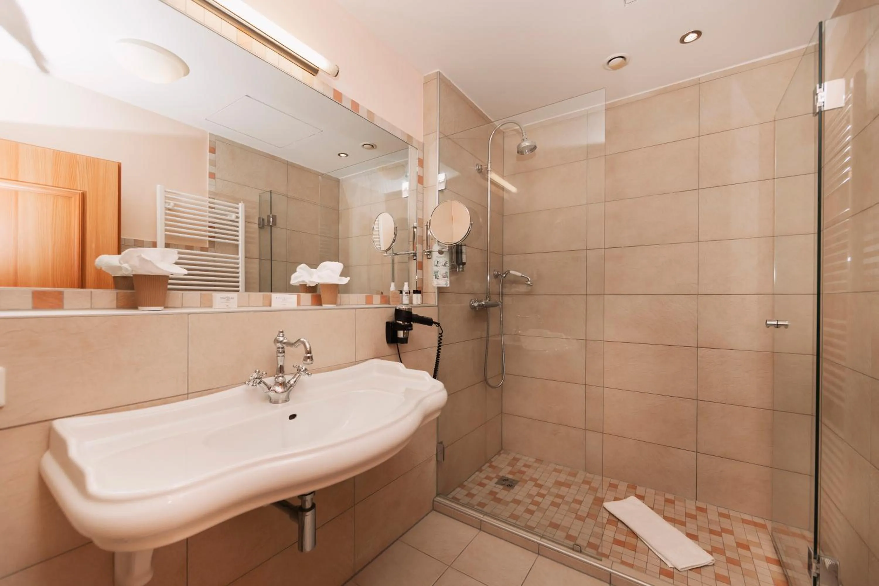 Shower in Wellness Aparthotel Panorama Alpin - Ferienwohnungen Jerzens im Pitztal