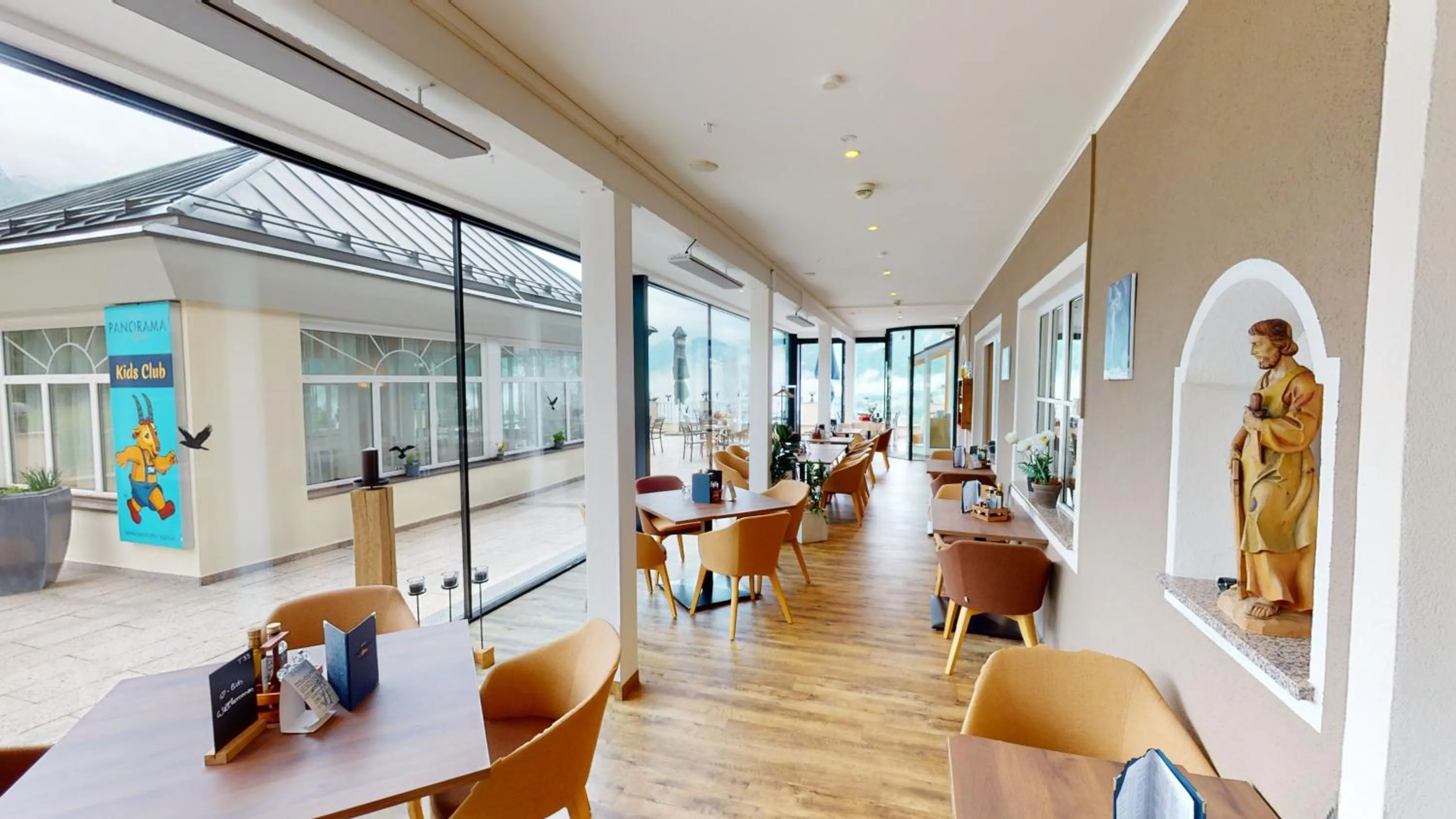 Restaurant/places to eat in Wellness Aparthotel Panorama Alpin - Ferienwohnungen Jerzens im Pitztal