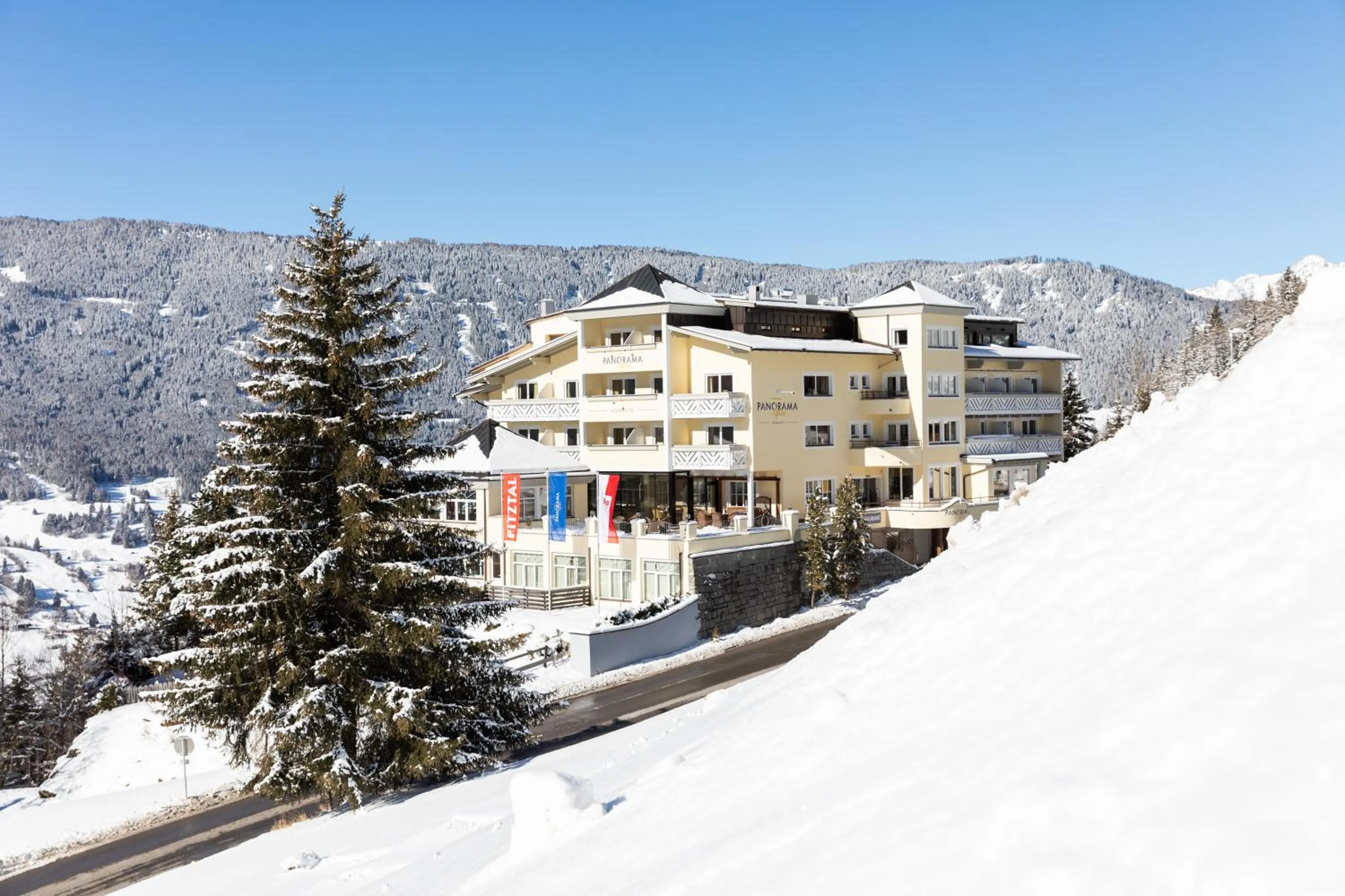 Property building in Wellness Aparthotel Panorama Alpin - Ferienwohnungen Jerzens im Pitztal