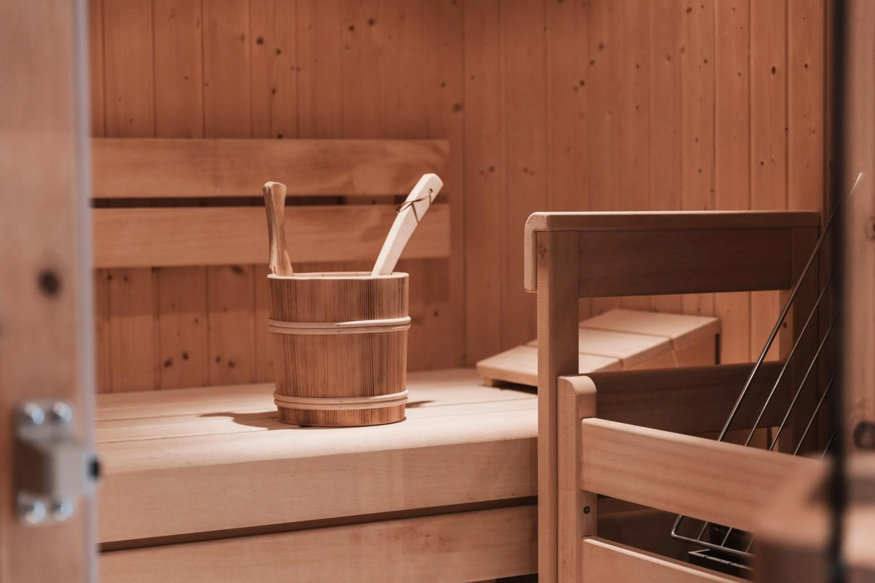 Sauna, Bed in Wellness Aparthotel Panorama Alpin - Ferienwohnungen Jerzens im Pitztal