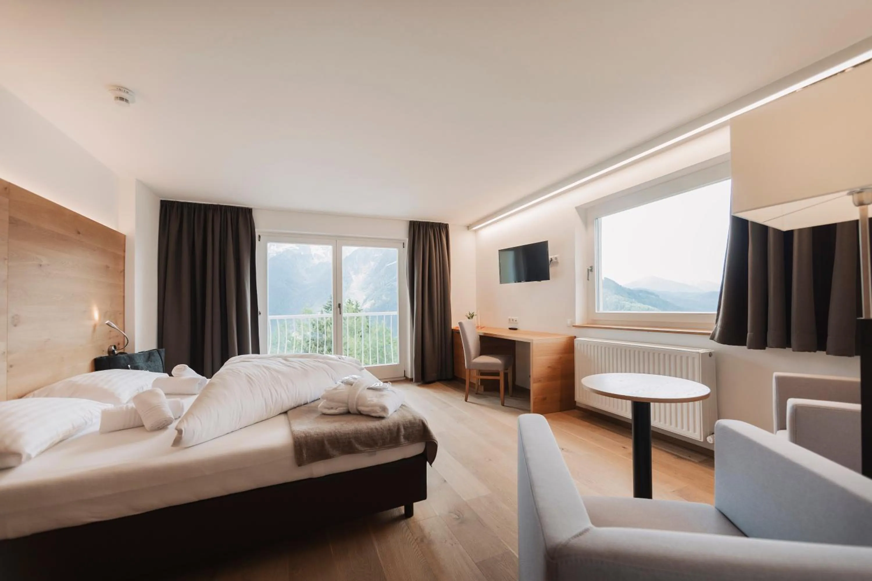 Bed in Wellness Aparthotel Panorama Alpin - Ferienwohnungen Jerzens im Pitztal