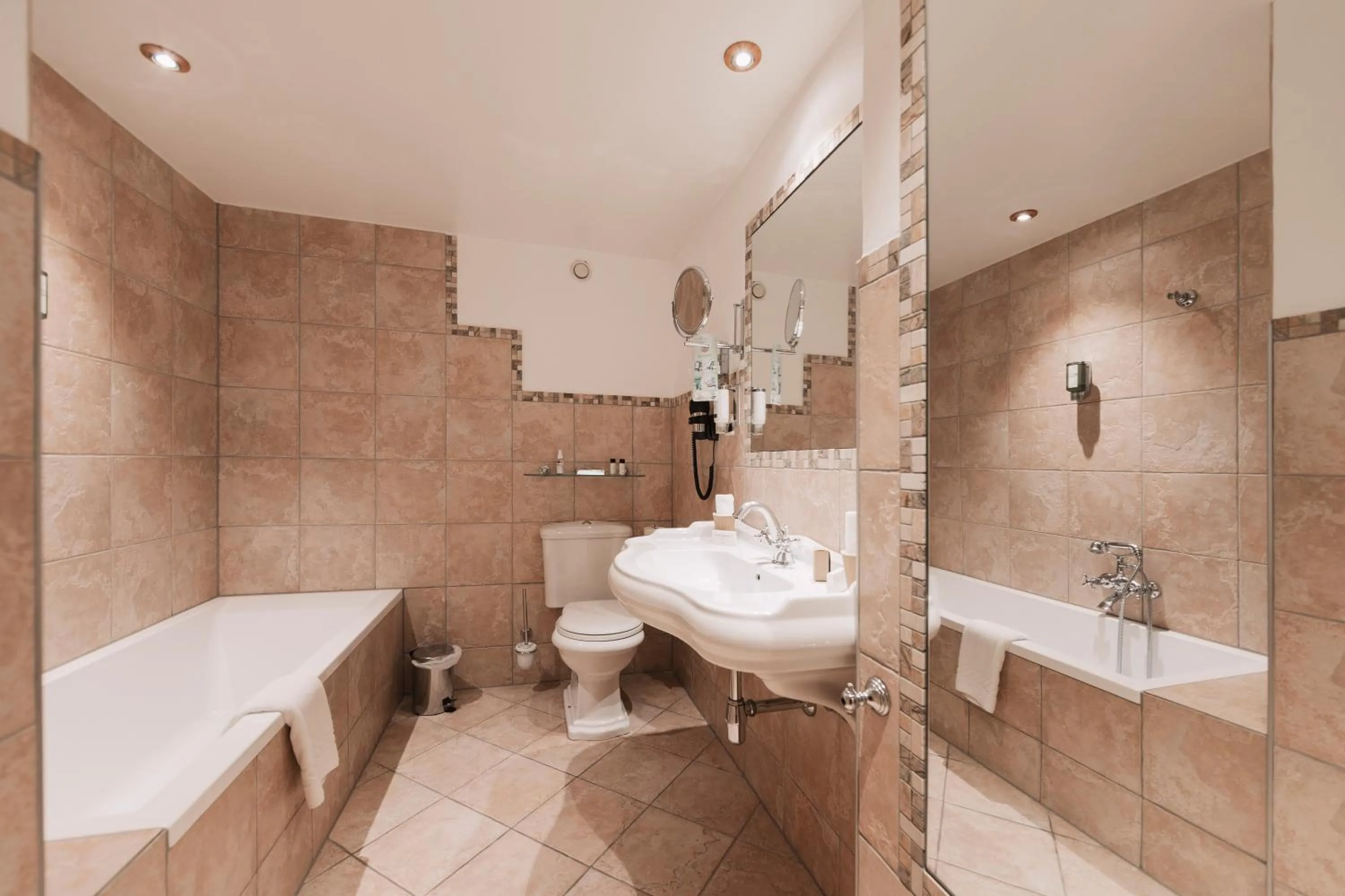 Bath in Wellness Aparthotel Panorama Alpin - Ferienwohnungen Jerzens im Pitztal