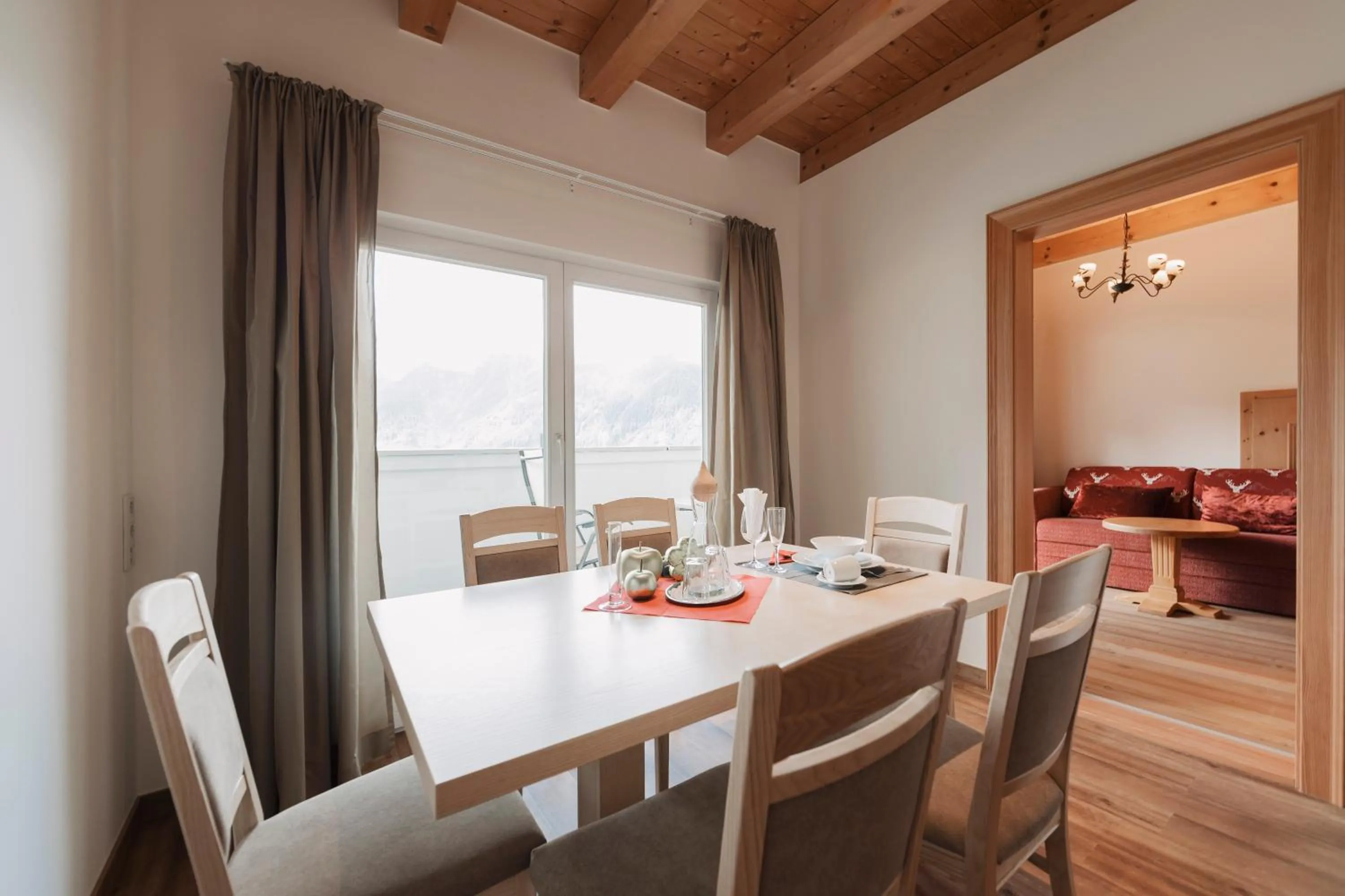 Dining area in Wellness Aparthotel Panorama Alpin - Ferienwohnungen Jerzens im Pitztal