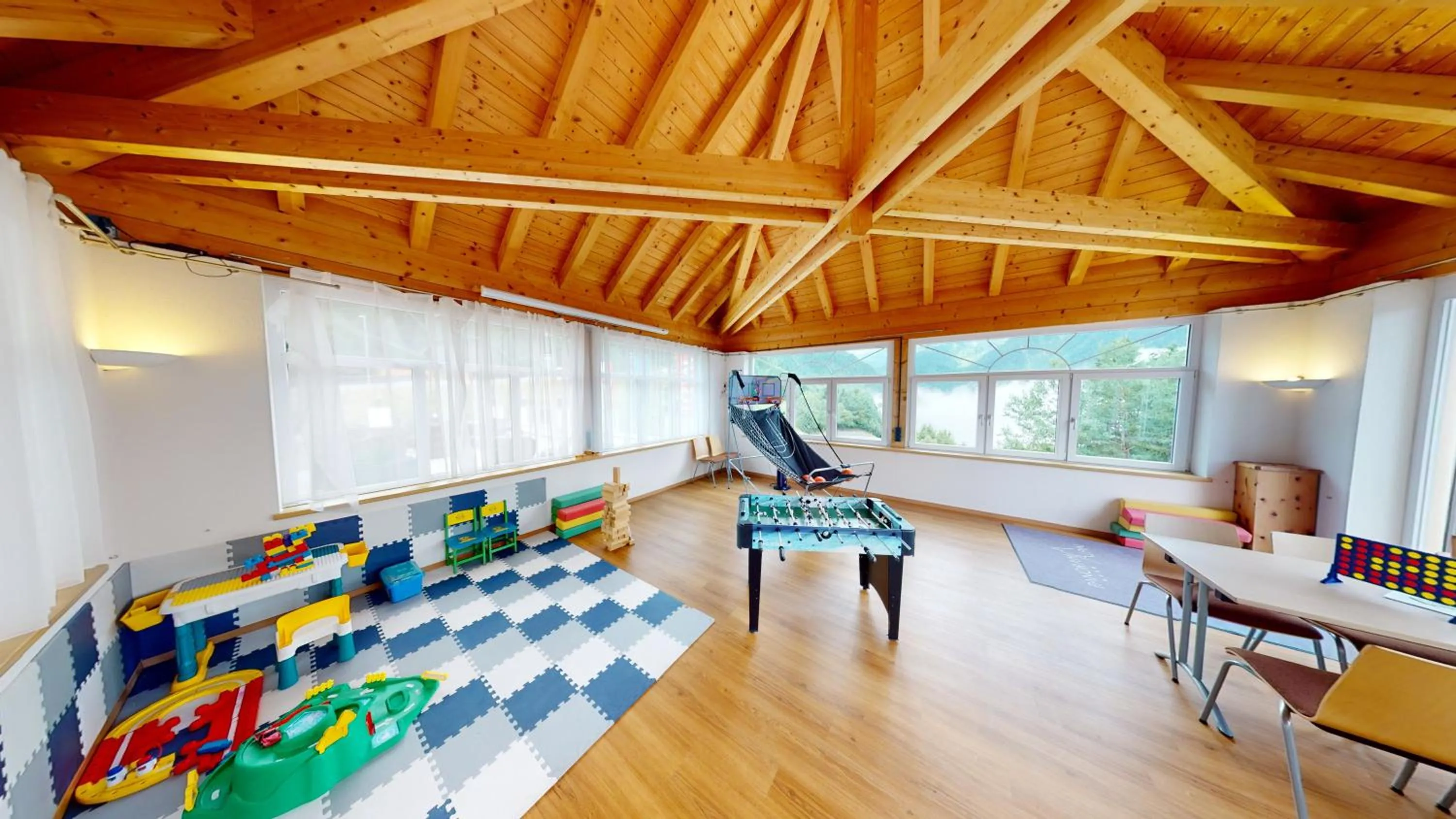 Game Room in Wellness Aparthotel Panorama Alpin - Ferienwohnungen Jerzens im Pitztal