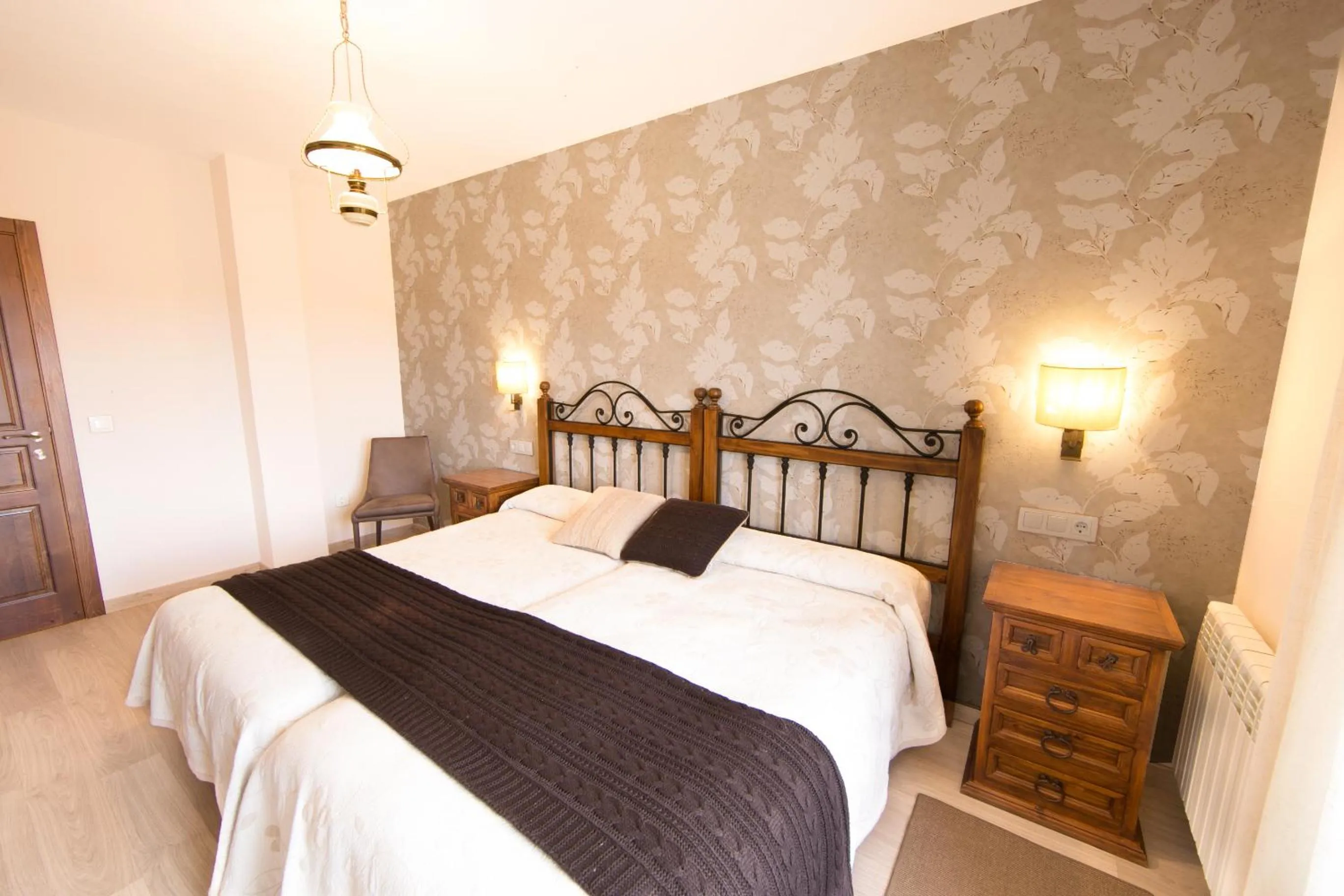 Bedroom, Bed in Quintanares