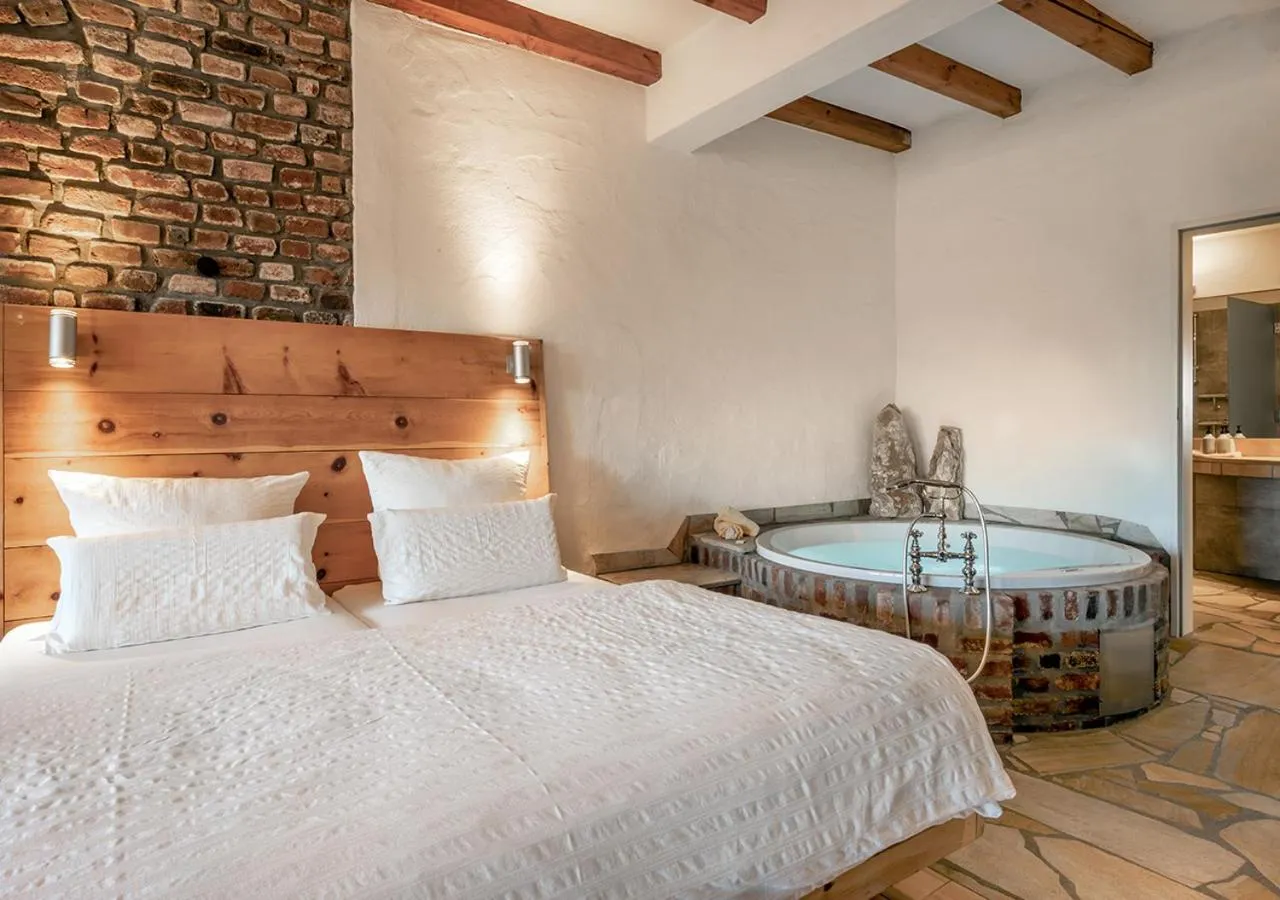 Bed in Hotel Land Gut Höhne