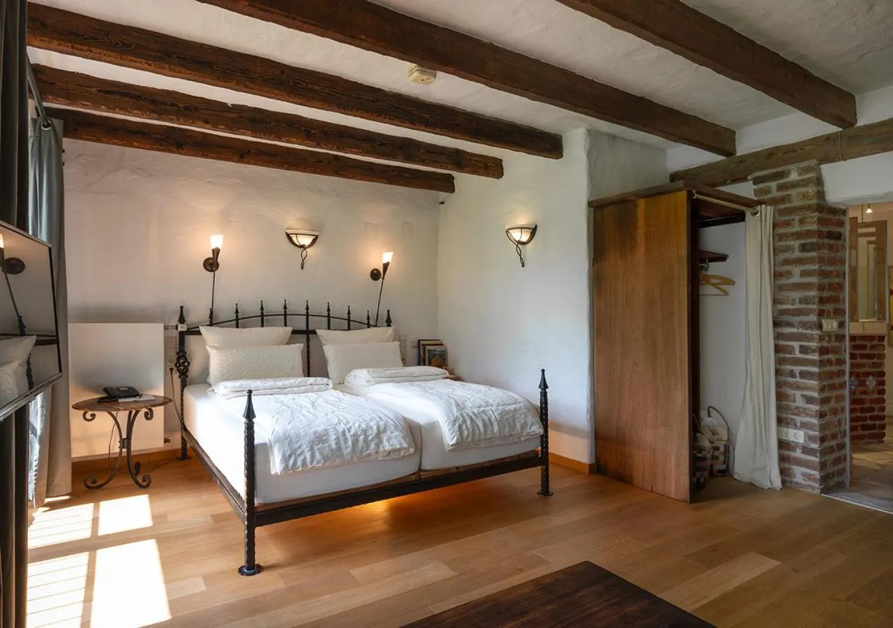 Bed in Hotel Land Gut Höhne