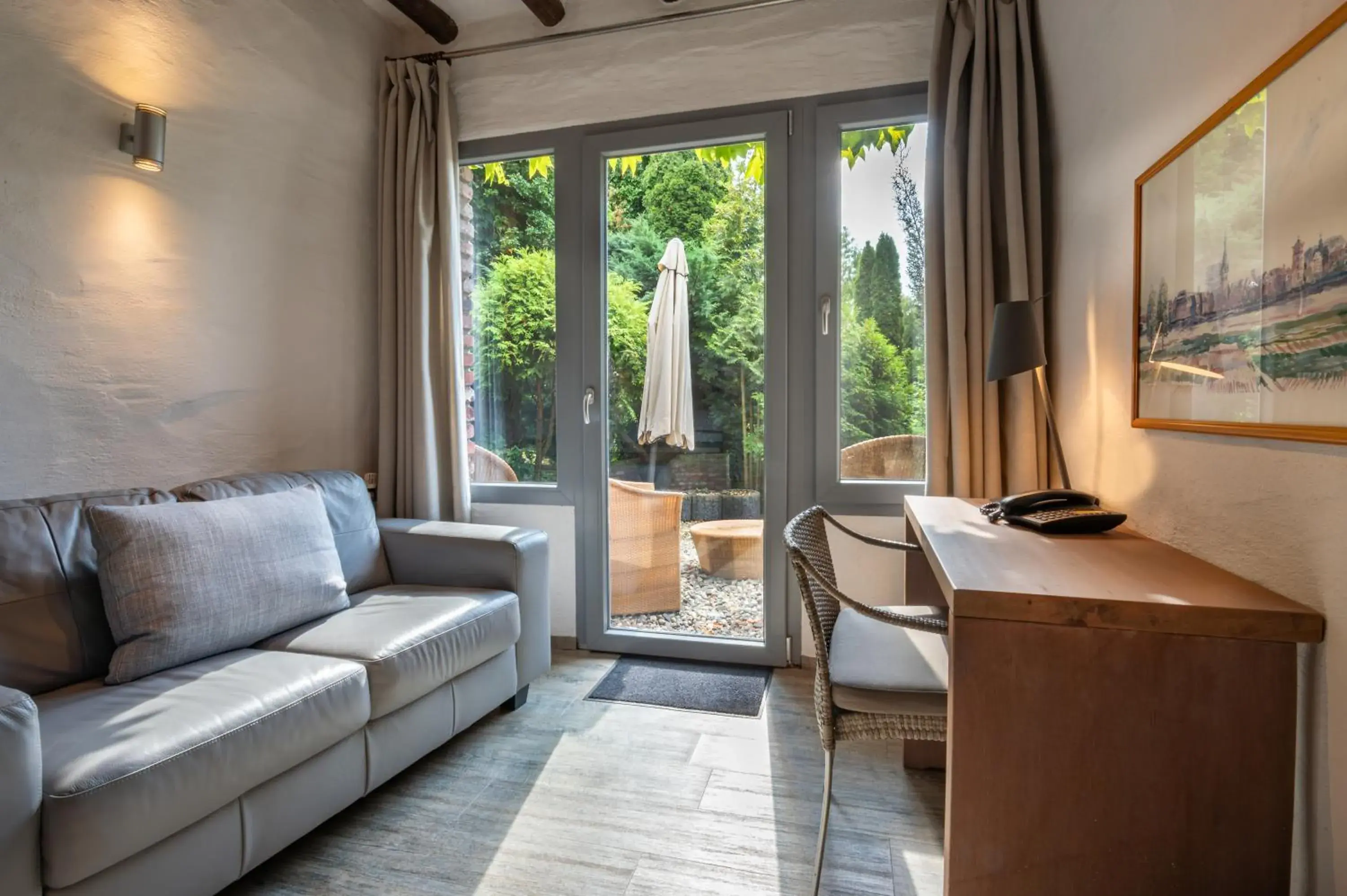 Superior Double Room with Pool View - single occupancy in Hotel Land Gut Höhne Superior Double Room with Pool View - single occupancy in Hotel Land Gut Höhne