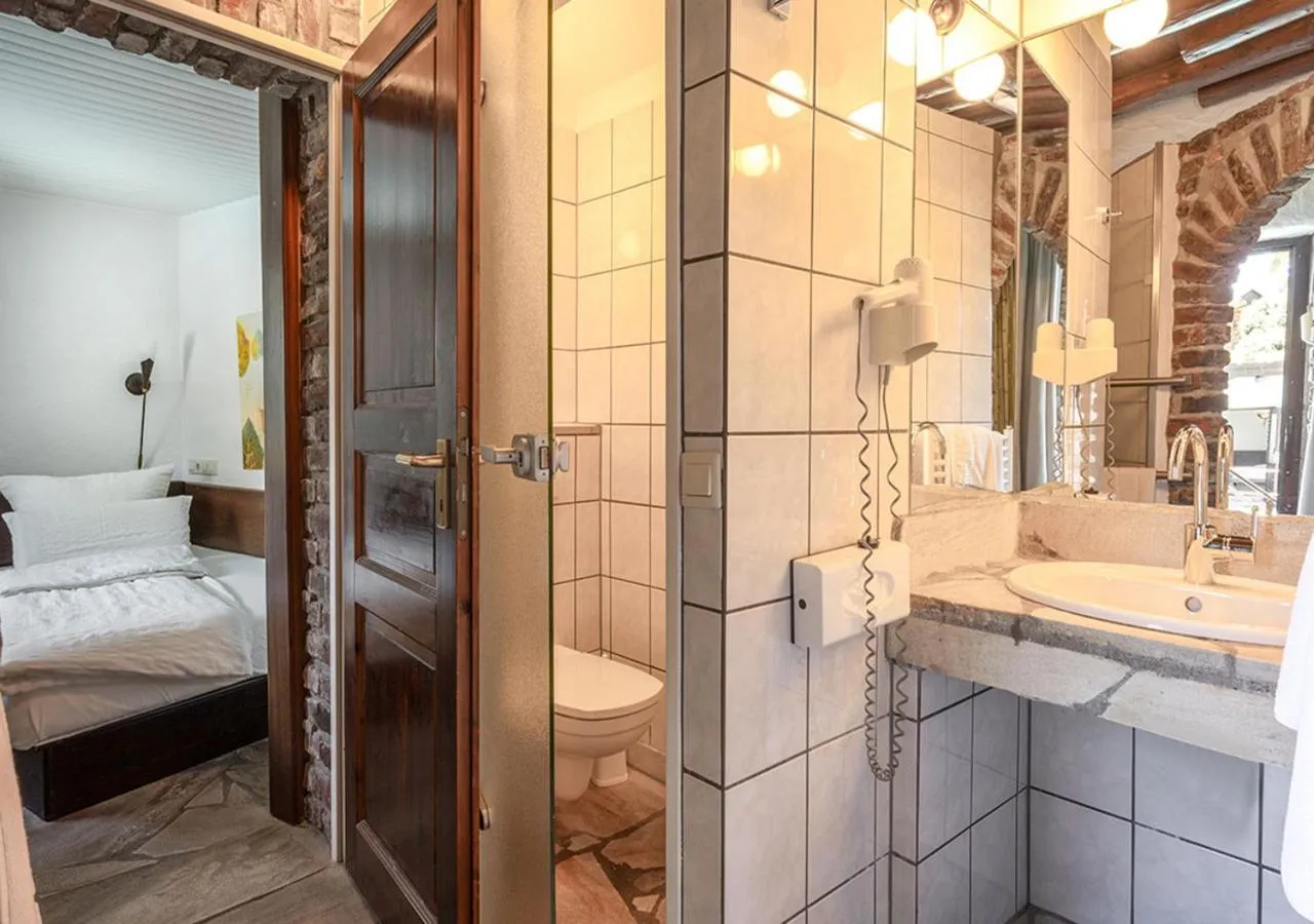 Bathroom, Bed in Hotel Land Gut Höhne