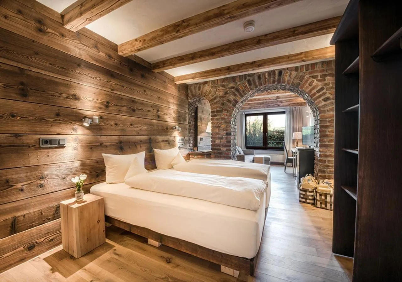 Bed in Hotel Land Gut Höhne