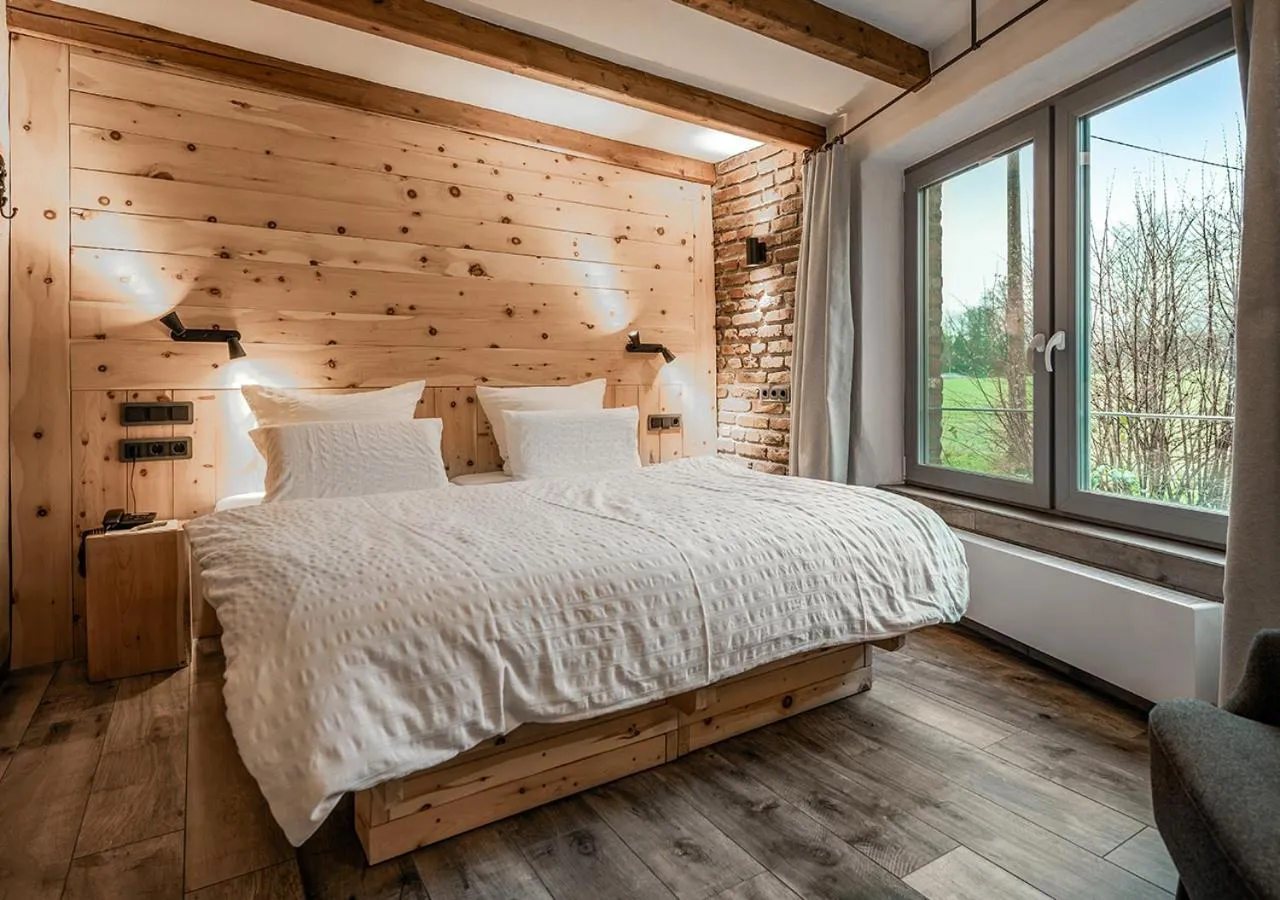 Bed in Hotel Land Gut Höhne