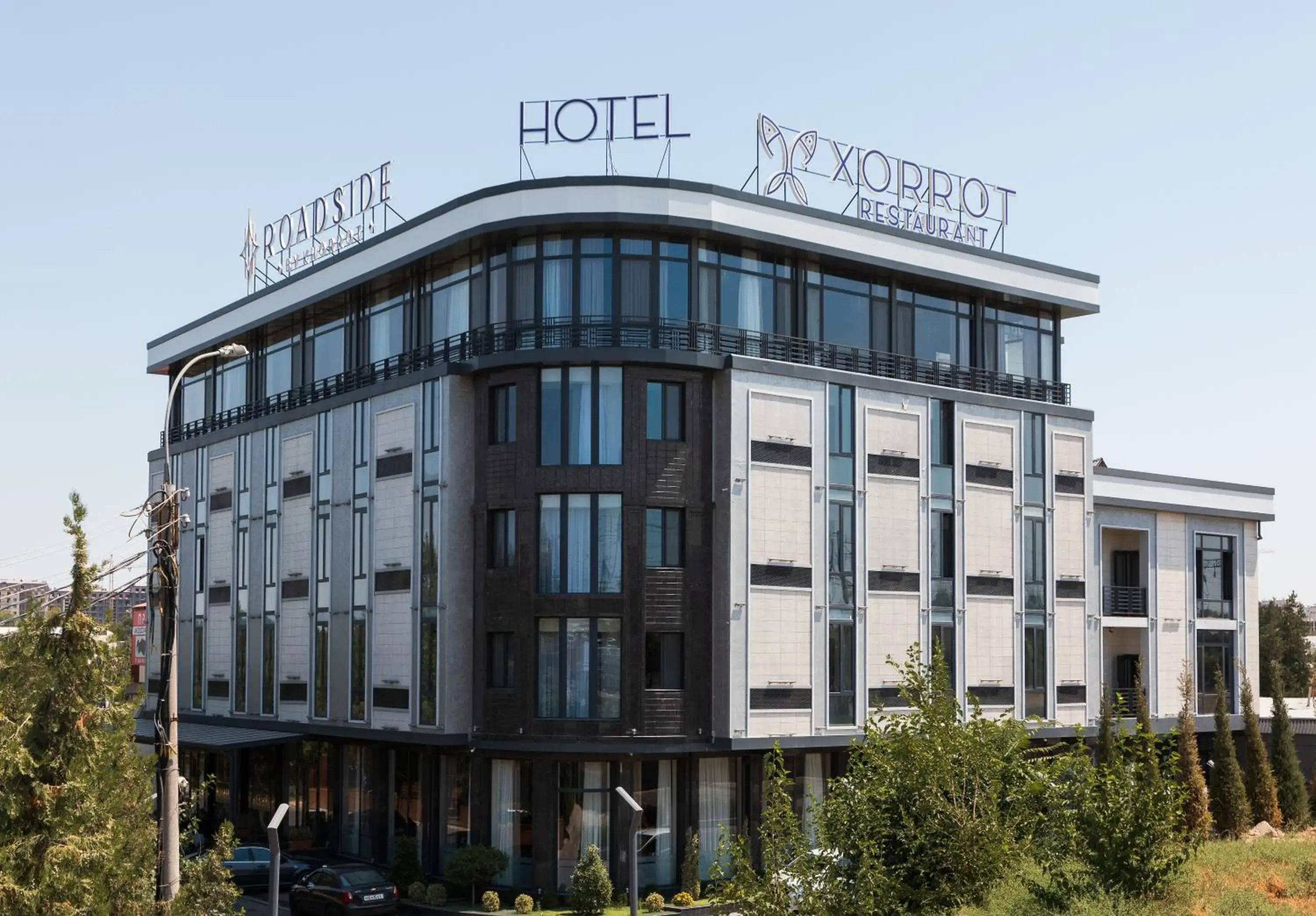 Property building in Roadside by Khorrot Property building in Roadside by Khorrot