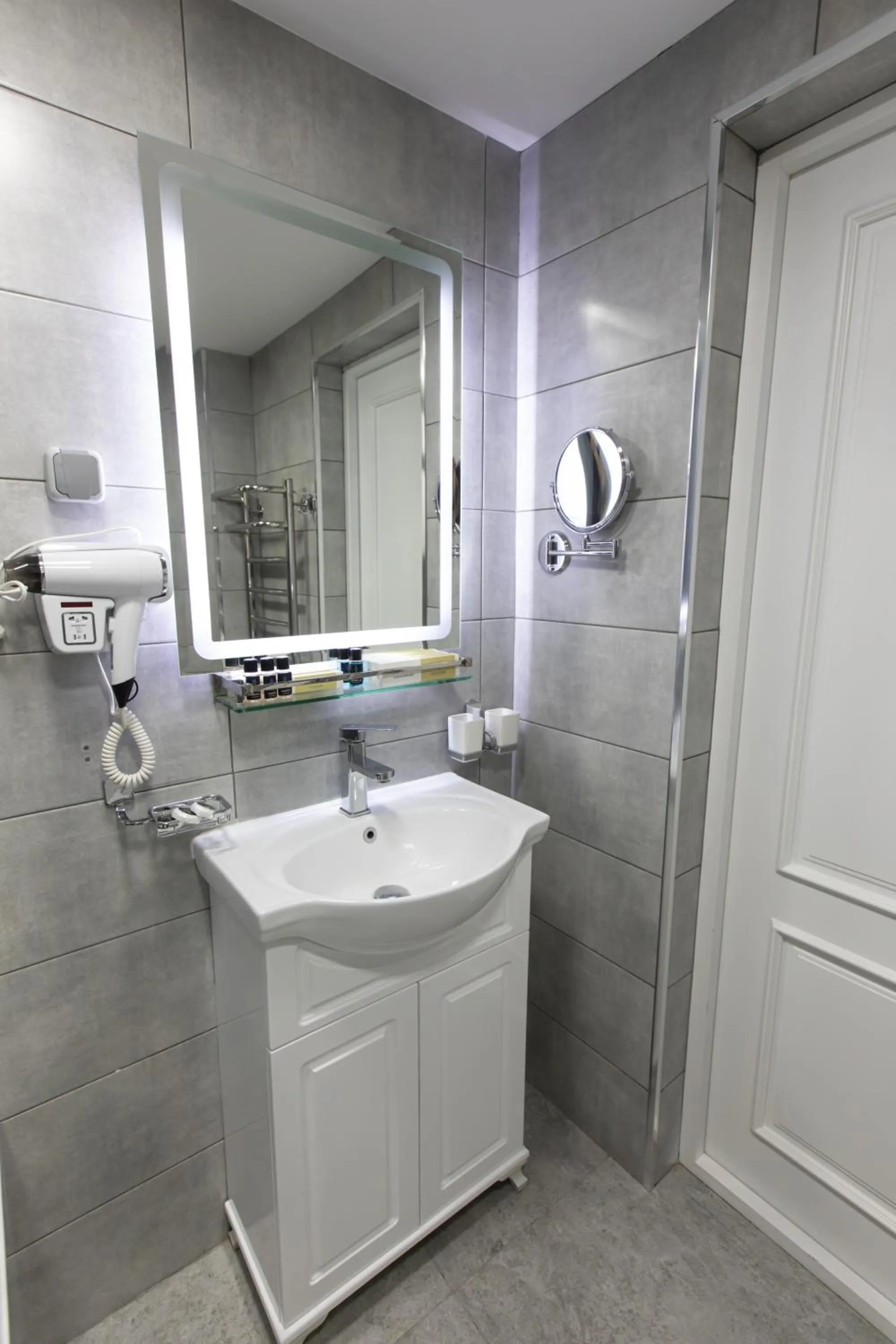 Bathroom in Roadside by Khorrot