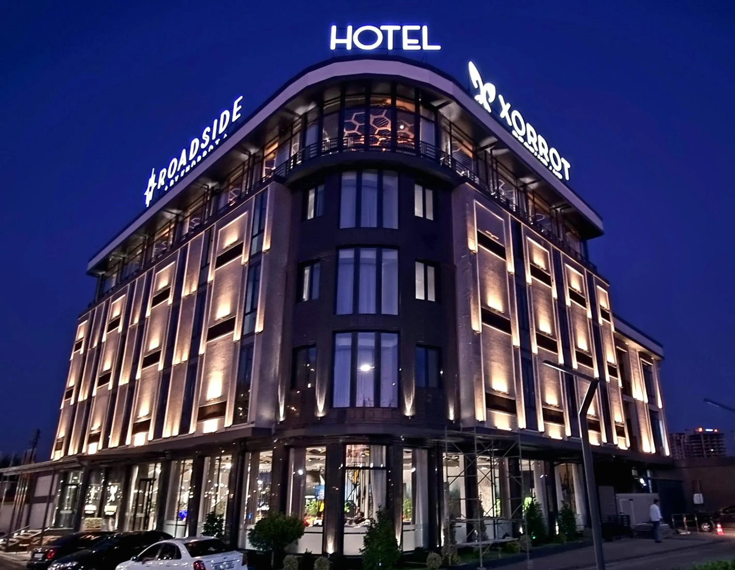 Roadside by Khorrot Roadside by Khorrot