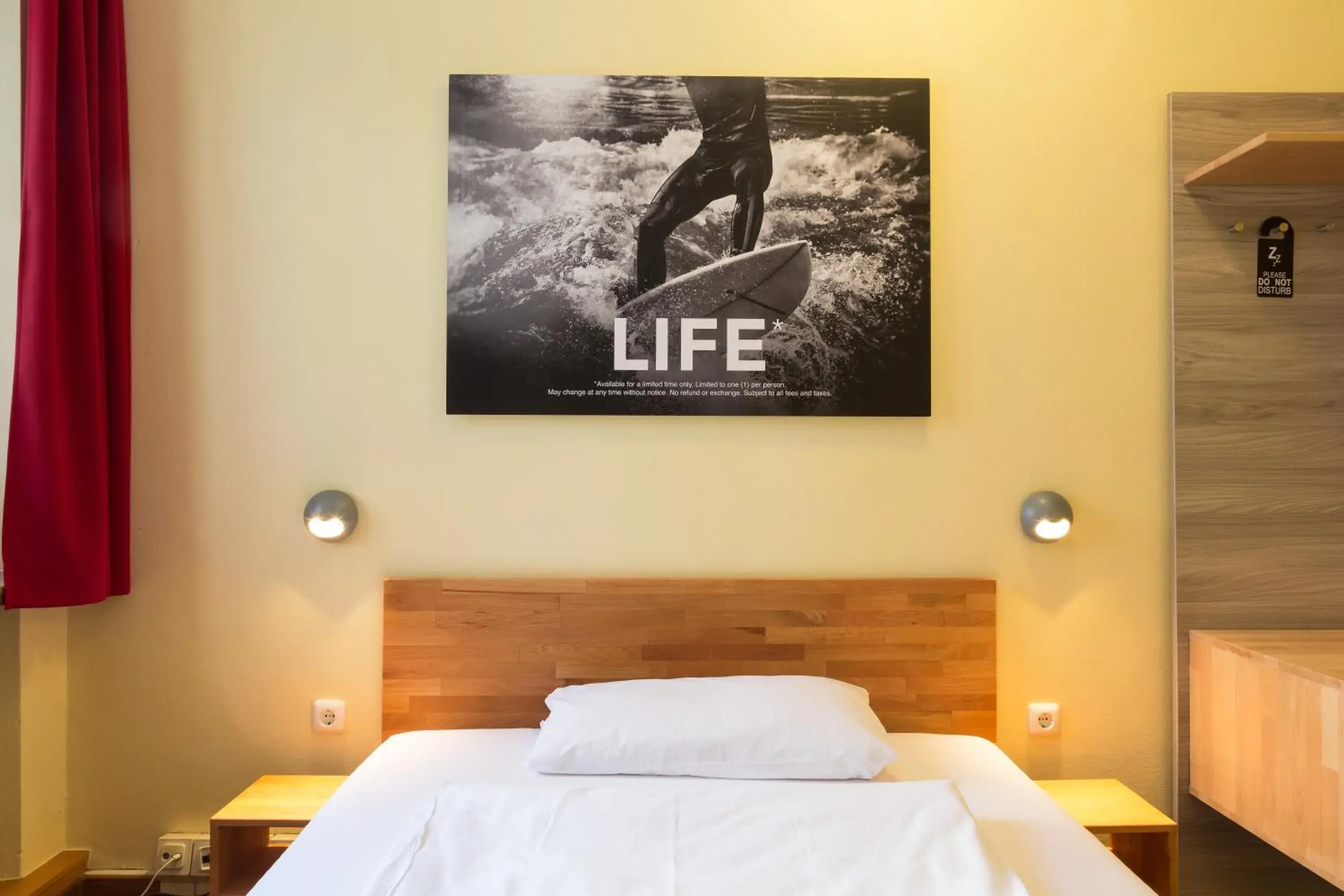 Single Room with Shared Bathroom in Euro Youth Hotel Munich Single Room with Shared Bathroom in Euro Youth Hotel Munich