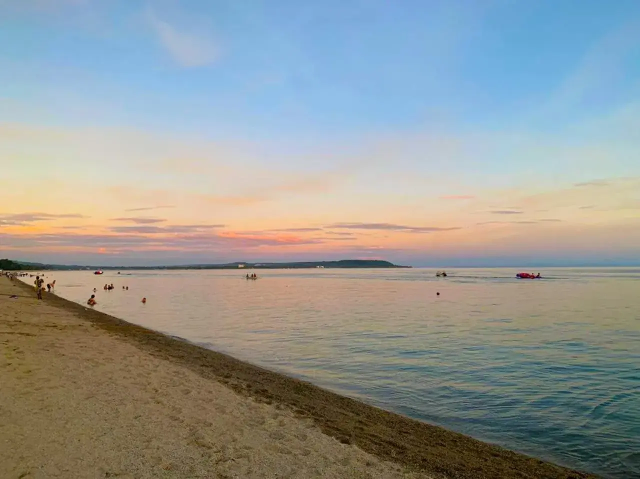 Sea view in The Henry Resort Taramindu Laiya Sea view in The Henry Resort Taramindu Laiya
