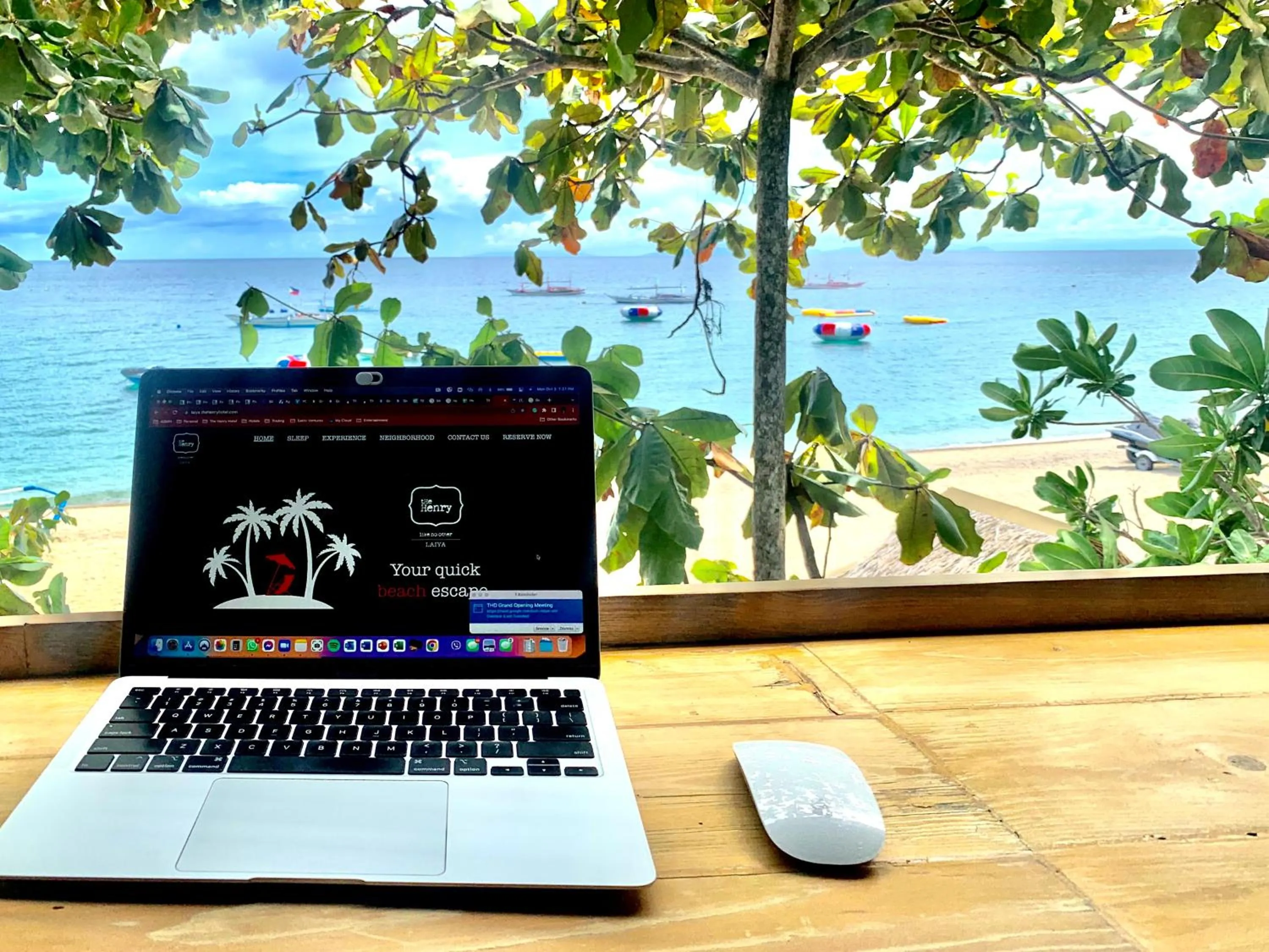 Lounge or bar in The Henry Resort Taramindu Laiya