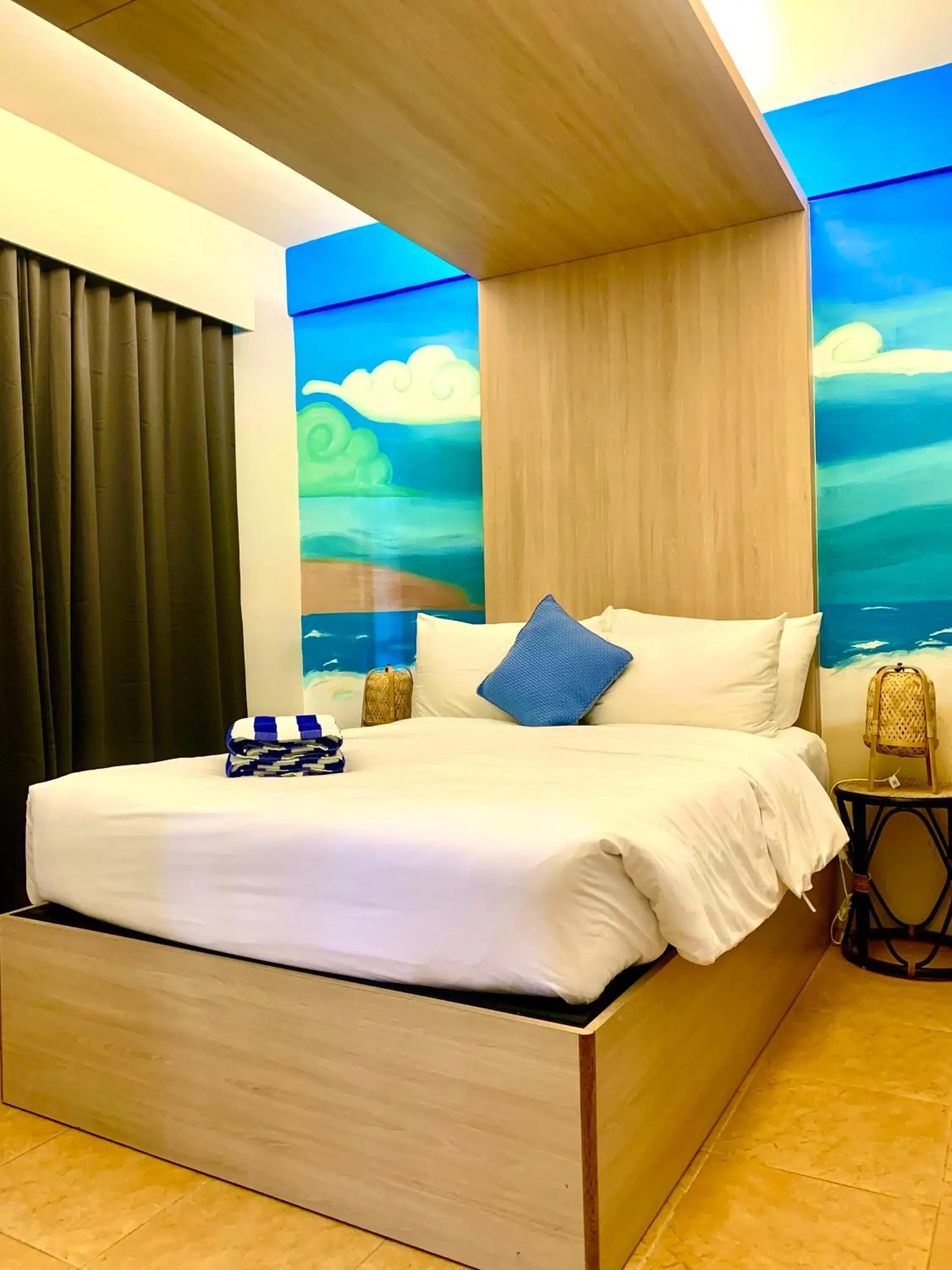 Deluxe Queen Studio in The Henry Resort Taramindu Laiya Deluxe Queen Studio in The Henry Resort Taramindu Laiya