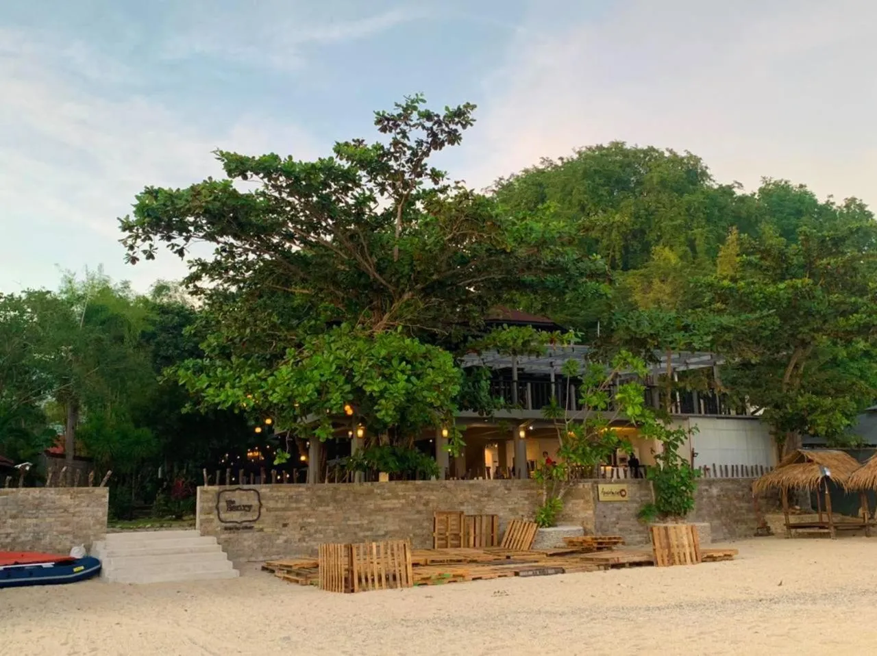 Beach in The Henry Resort Taramindu Laiya