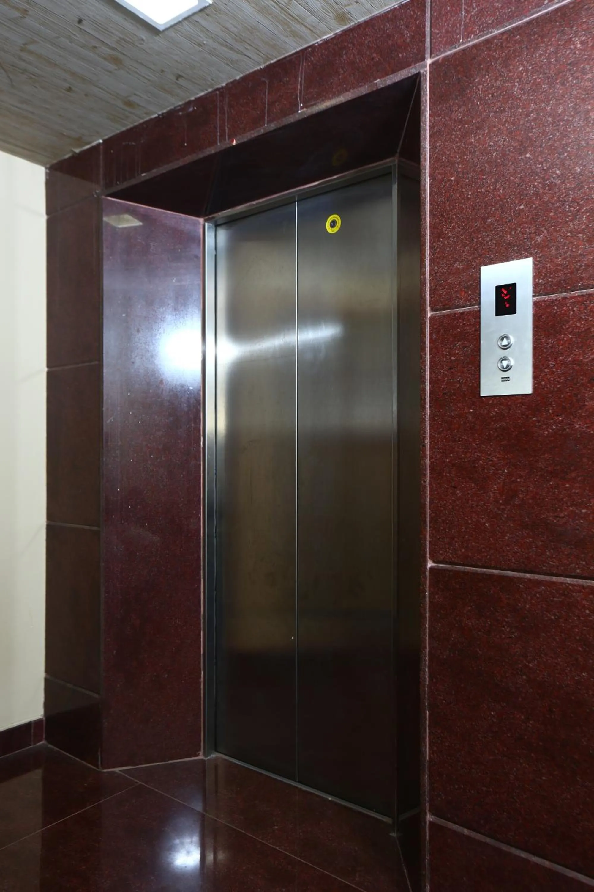 elevator in Ramana's Home Stay-Near Railway Station and Bus Stand
