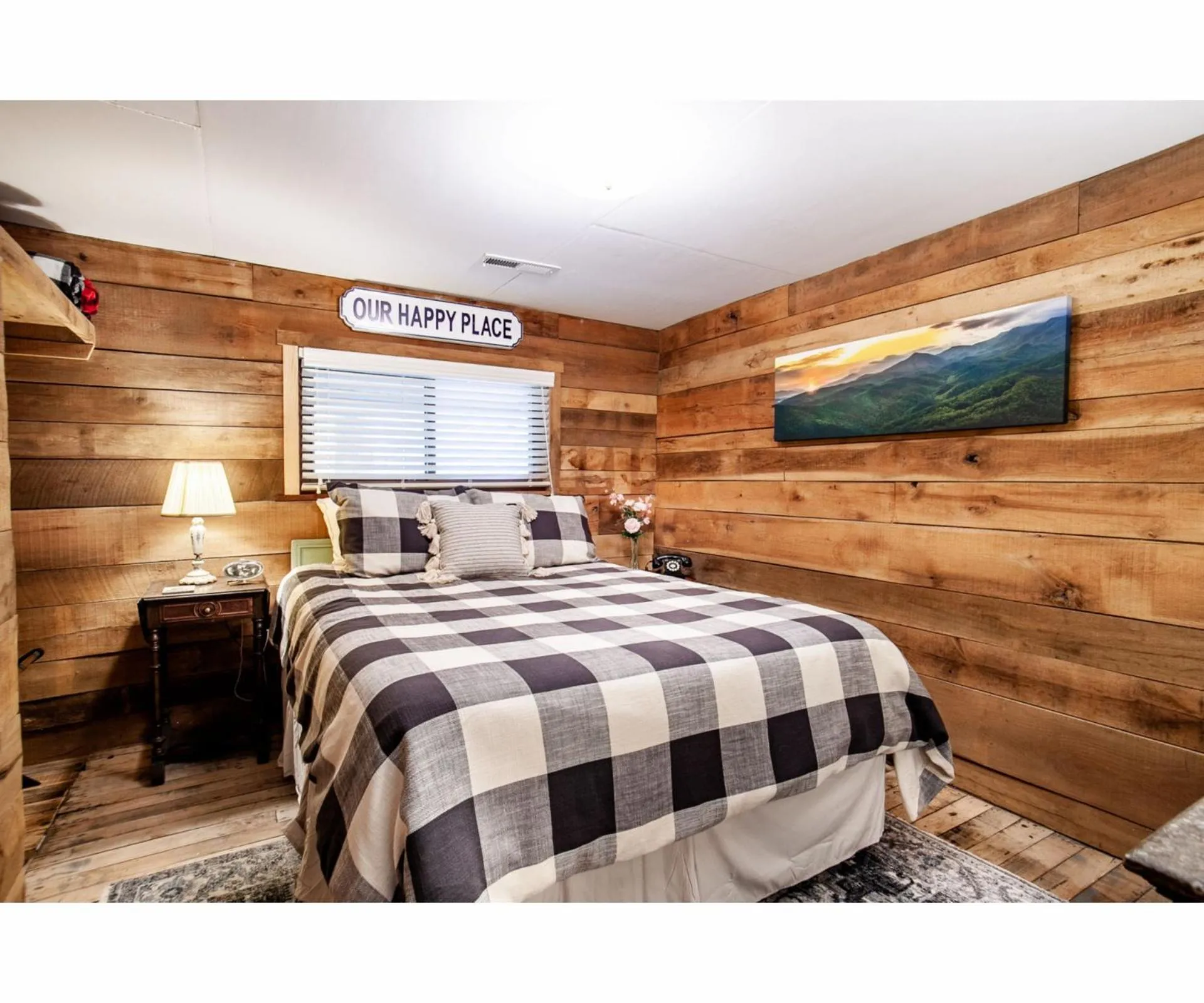 Bedroom, Bed in Beary Relaxing Cabin - Rustic with Outdoor Patio