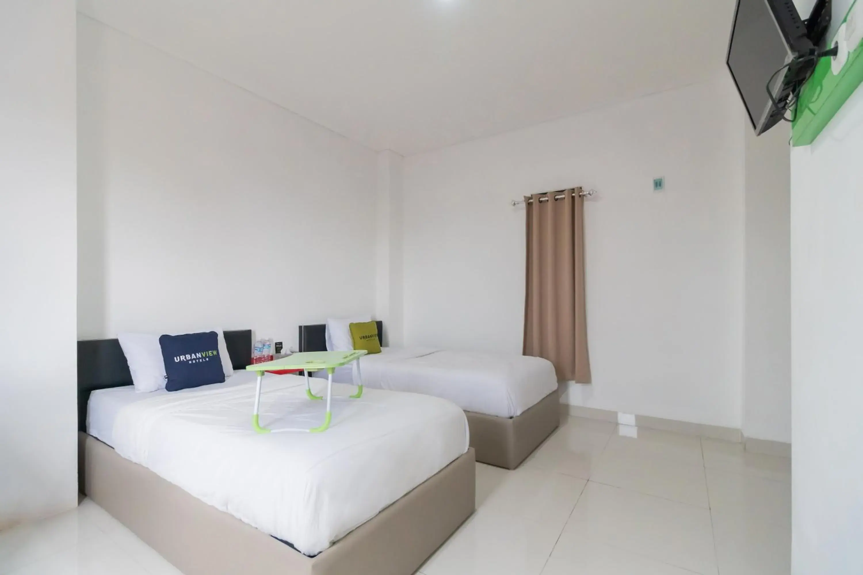 Photo of the whole room, Bed in Urbanview Hotel Ephe Palembang by RedDoorz Photo of the whole room, Bed in Urbanview Hotel Ephe Palembang by RedDoorz
