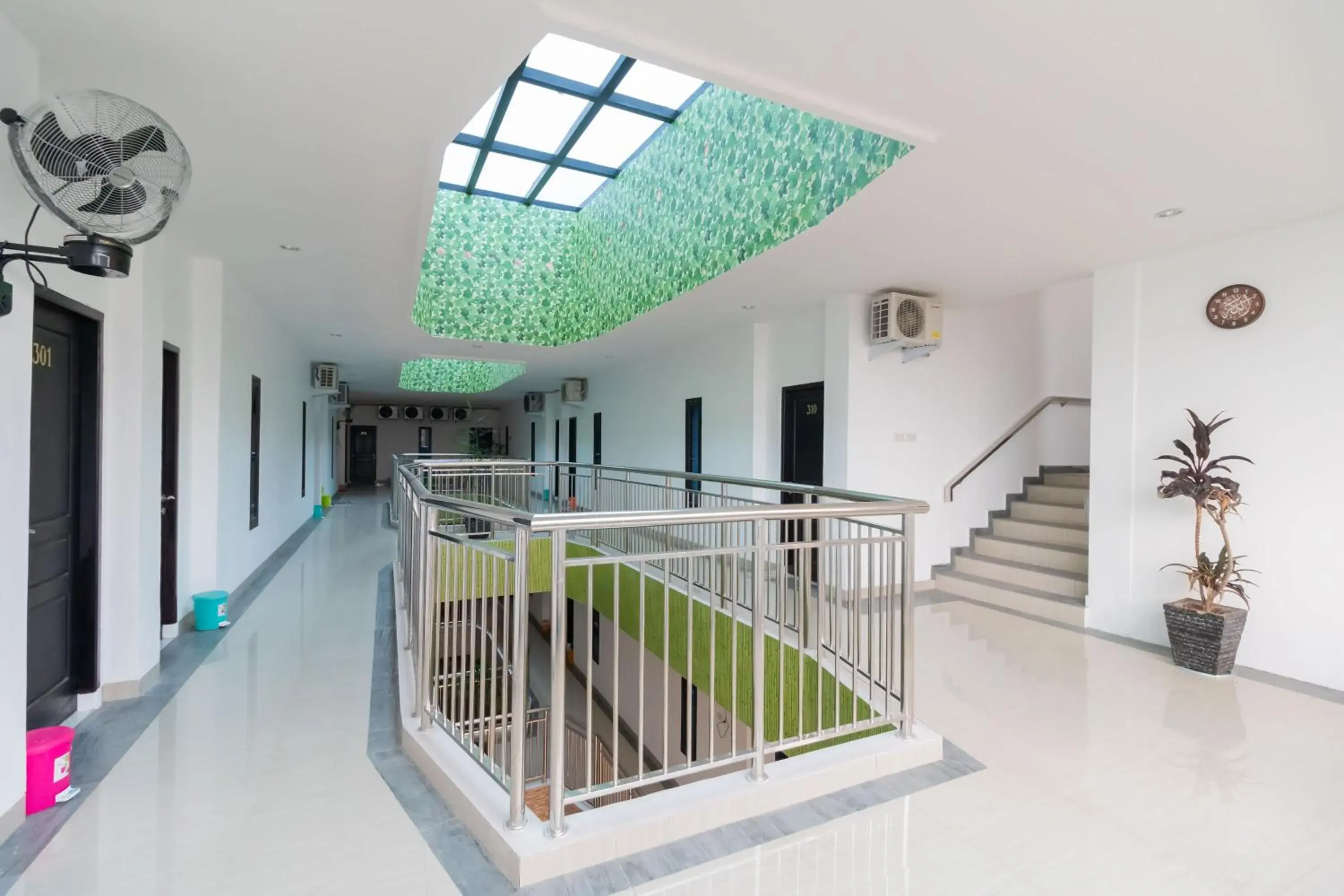 Balcony/Terrace in Urbanview Hotel Ephe Palembang by RedDoorz Balcony/Terrace in Urbanview Hotel Ephe Palembang by RedDoorz