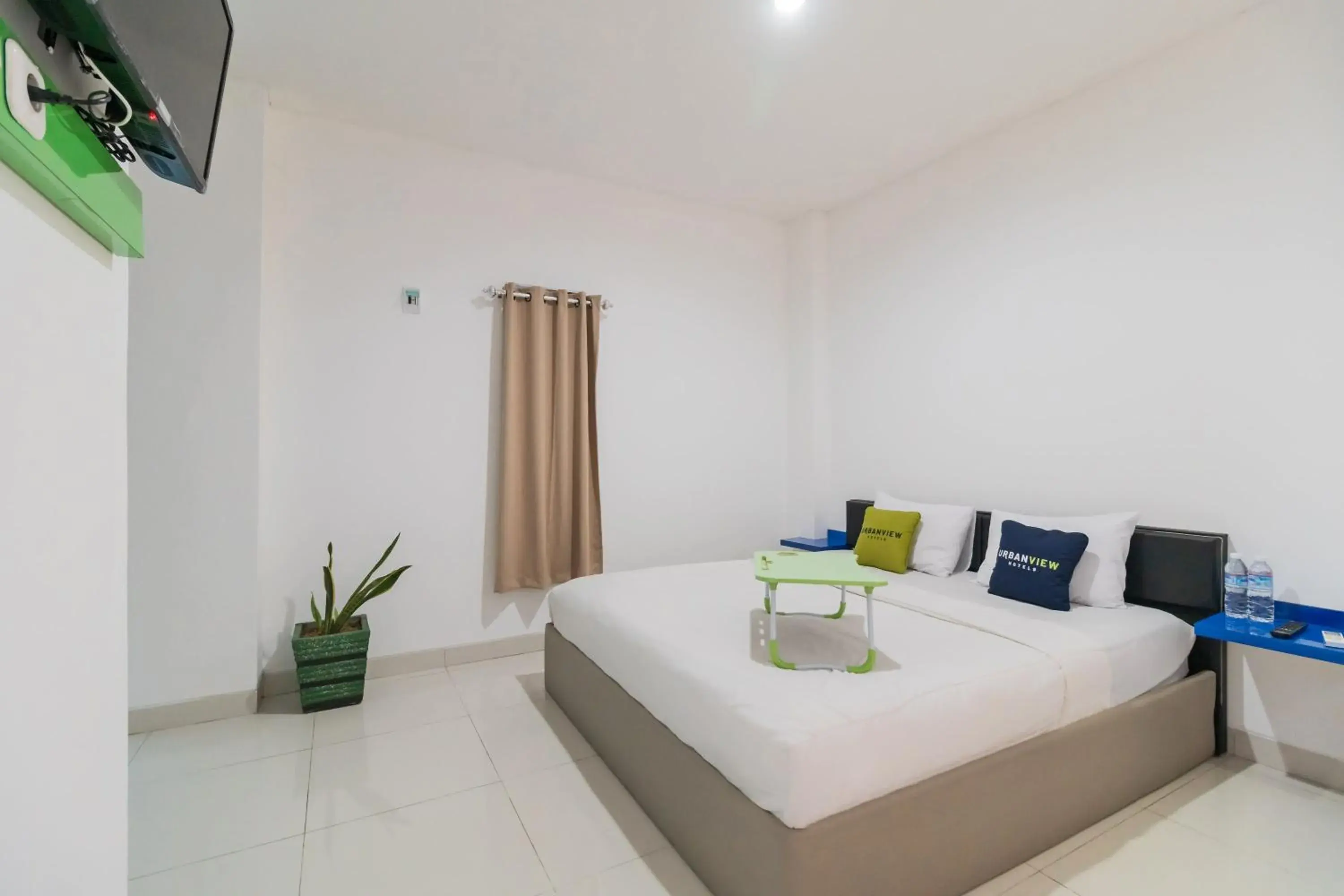 Photo of the whole room, Bed in Urbanview Hotel Ephe Palembang by RedDoorz Photo of the whole room, Bed in Urbanview Hotel Ephe Palembang by RedDoorz