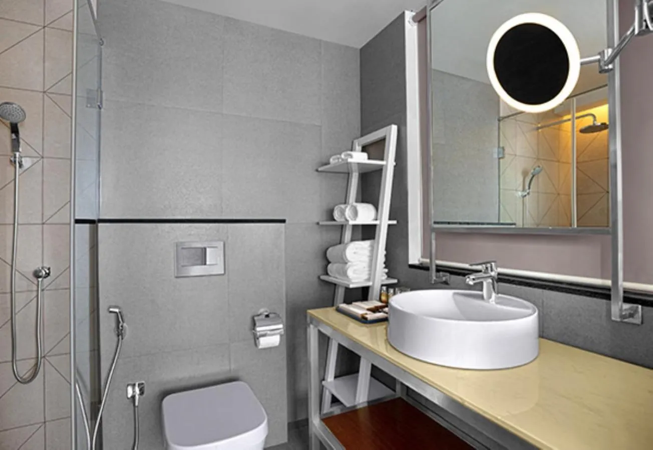 Bathroom in De Mandarin Hotel Goa