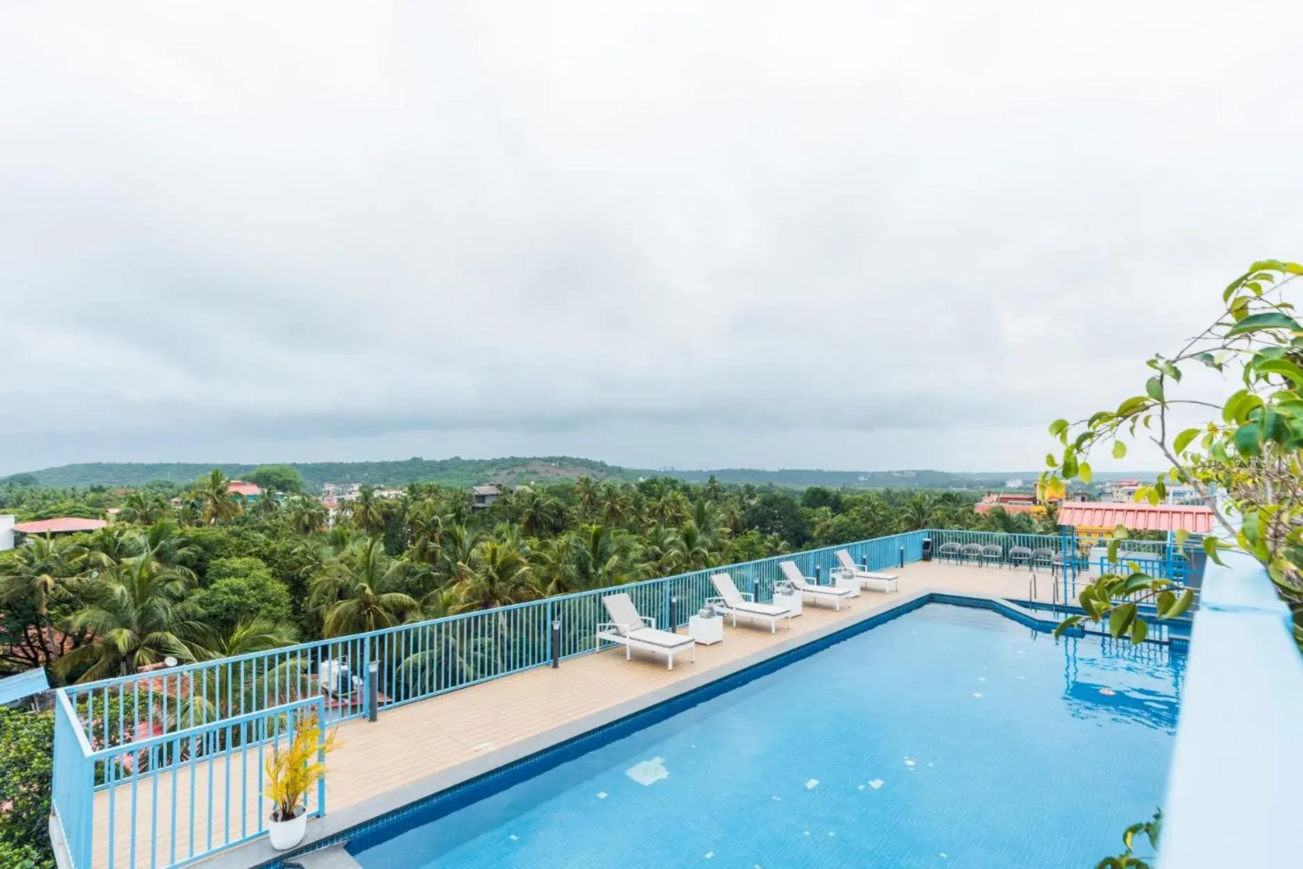 Pool view in De Mandarin Hotel Goa Pool view in De Mandarin Hotel Goa