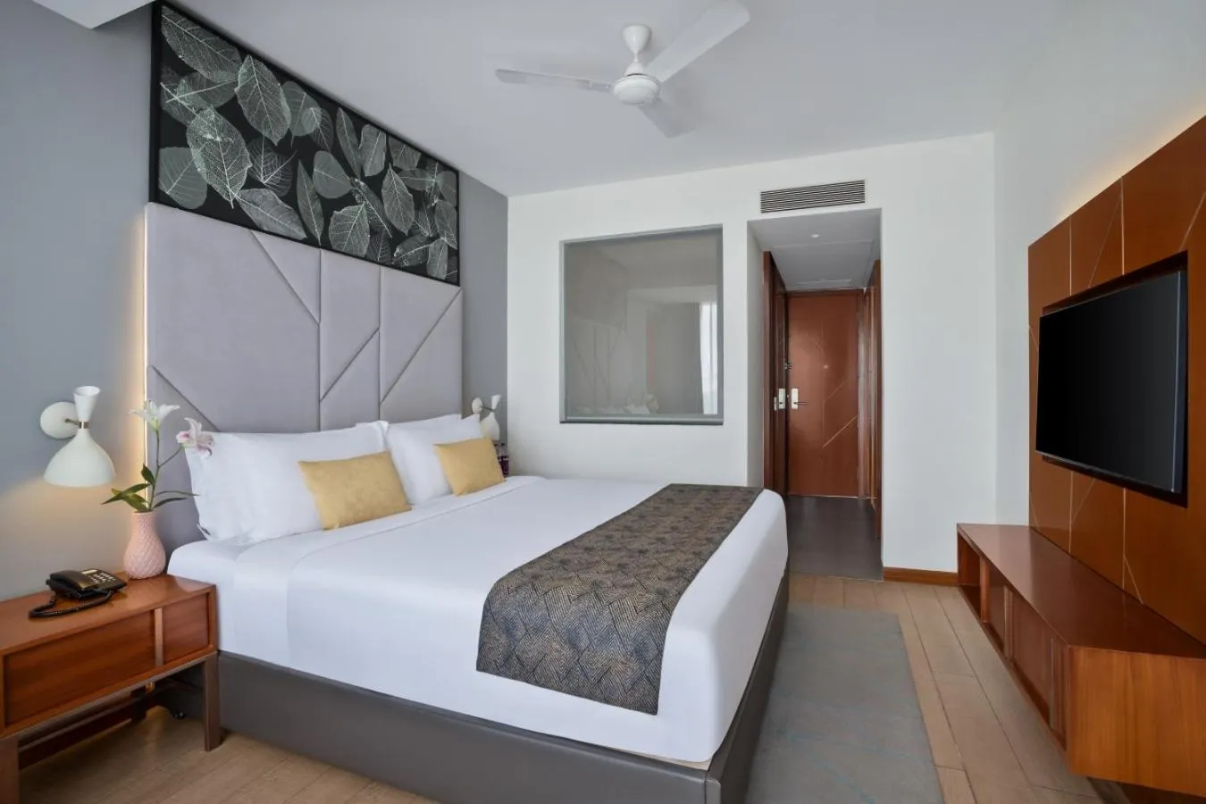 Bedroom, Bed in De Mandarin Hotel Goa