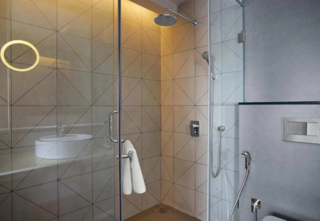 Bathroom in De Mandarin Hotel Goa