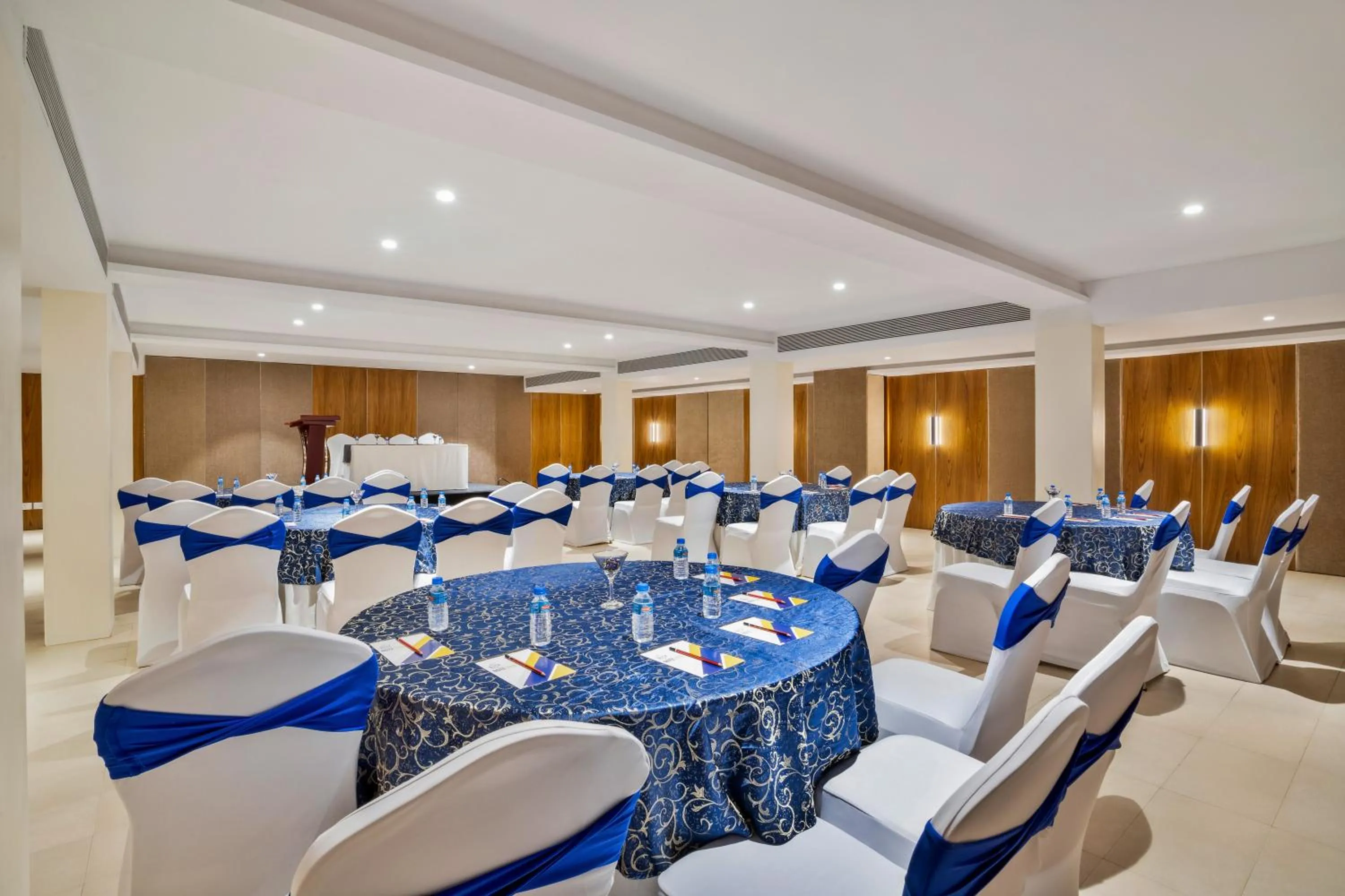 Banquet/Function facilities in De Mandarin Hotel Goa