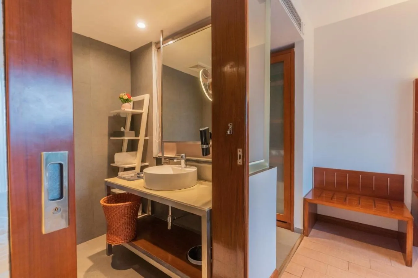 Bathroom in De Mandarin Hotel Goa