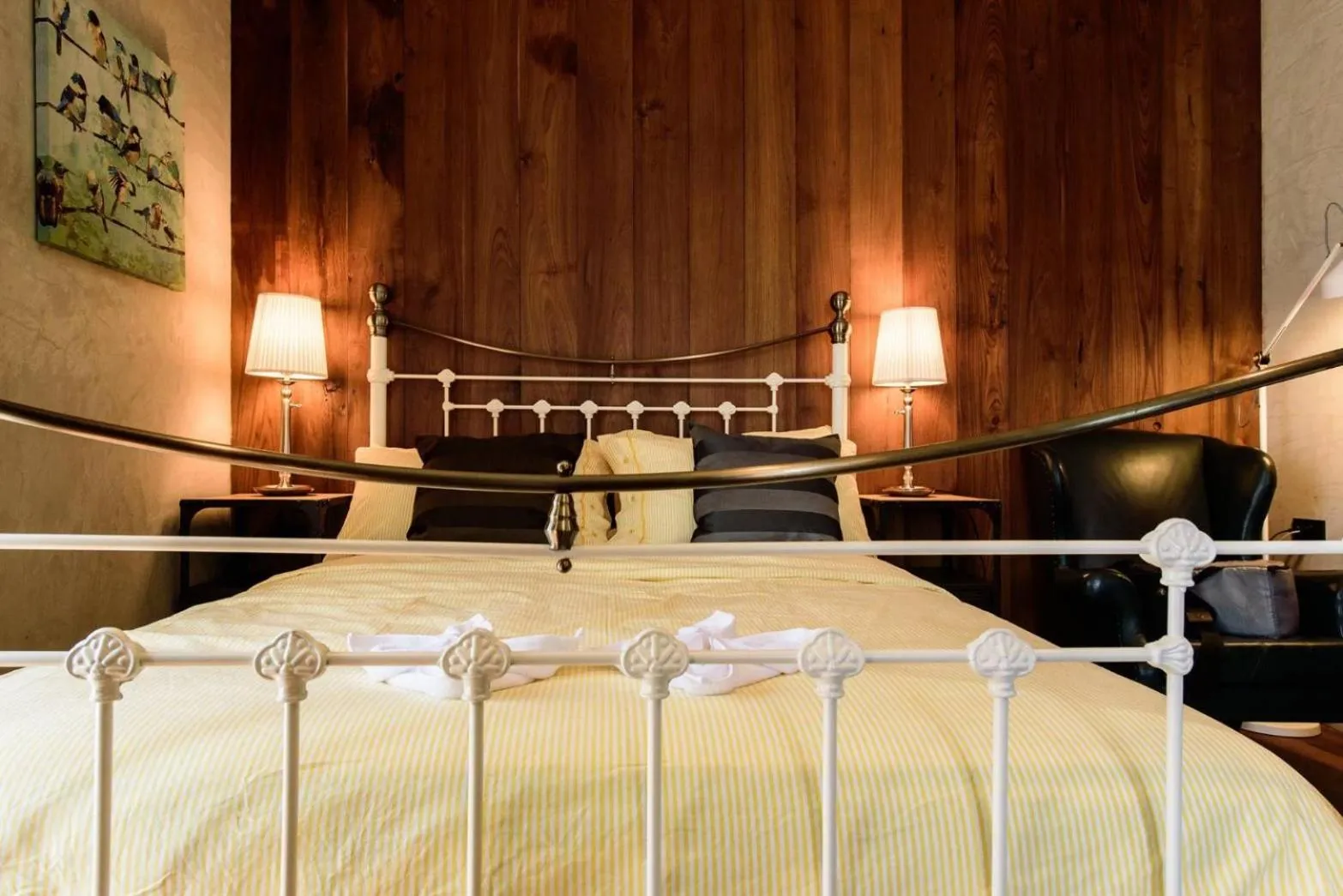 Bedroom, Bed in RoomQuest Rimrabeang at Amphawa