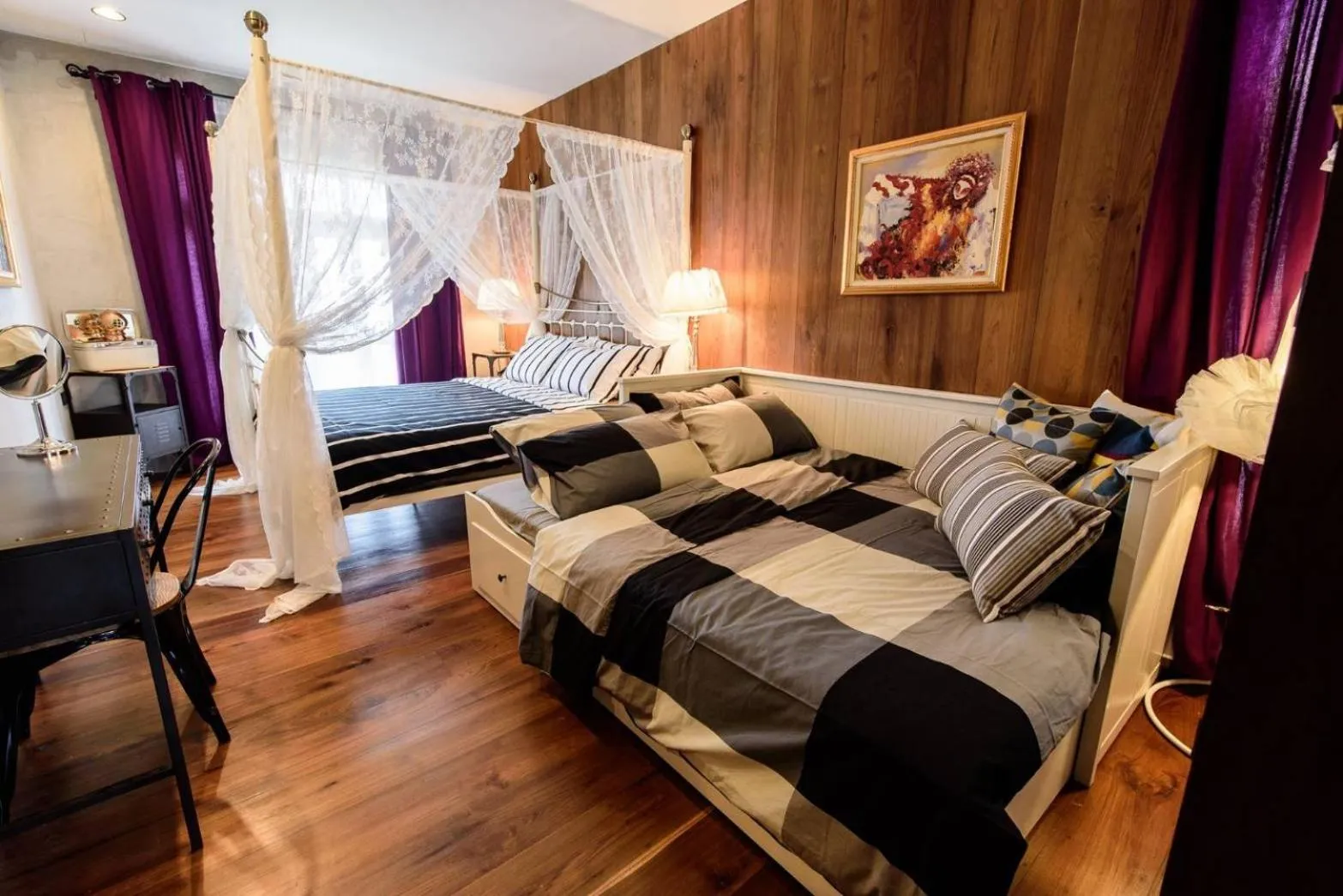 Photo of the whole room, Bed in RoomQuest Rimrabeang at Amphawa