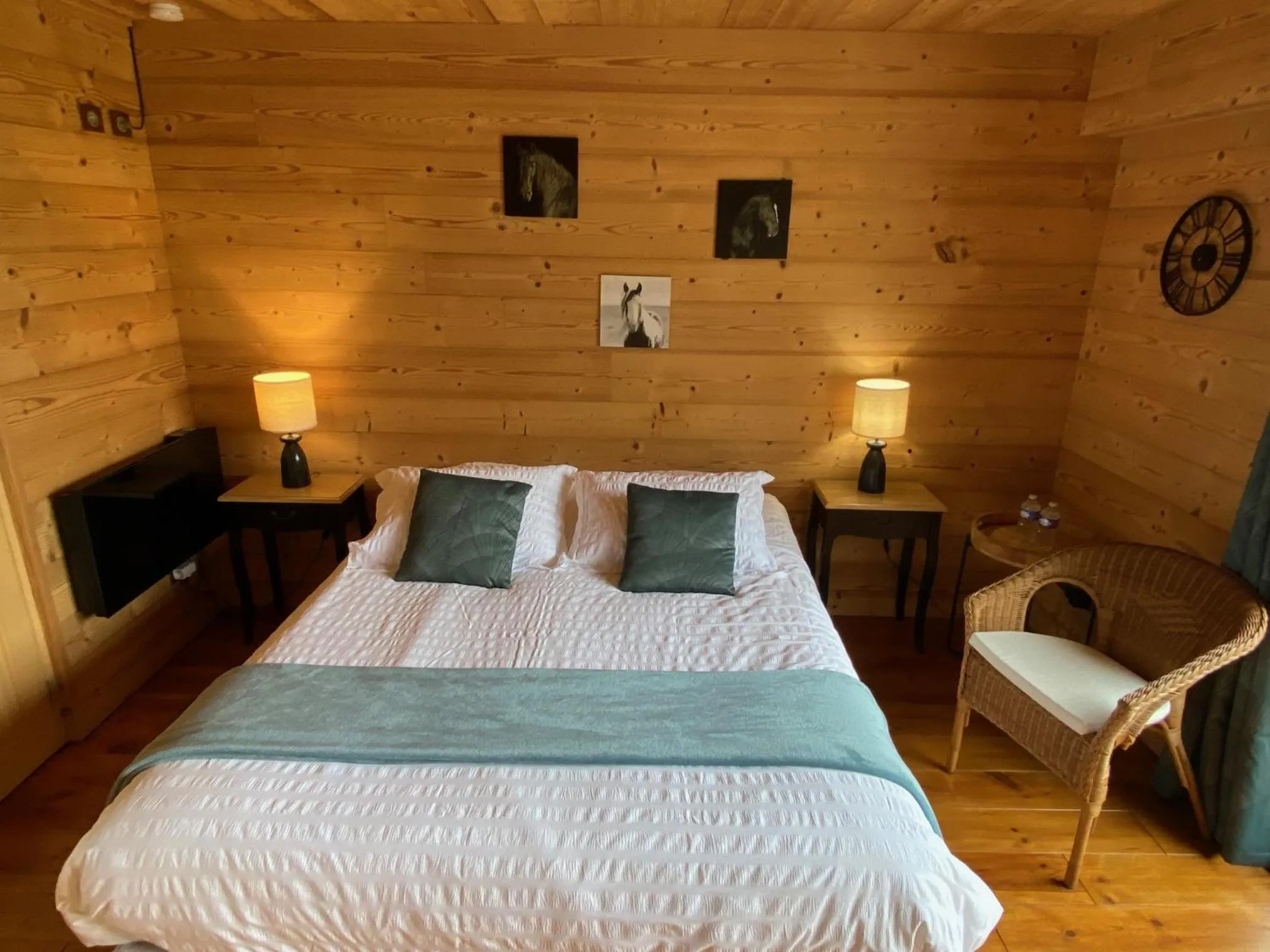 Bedroom, Bed in Auge Horizon