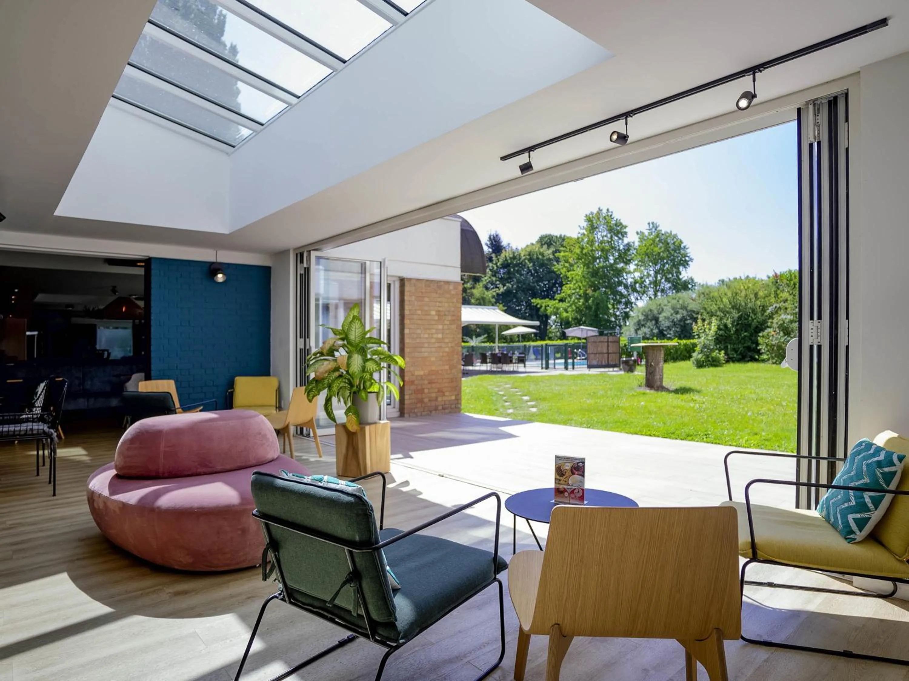 Property building in ibis Styles Lille Neuville en Ferrain