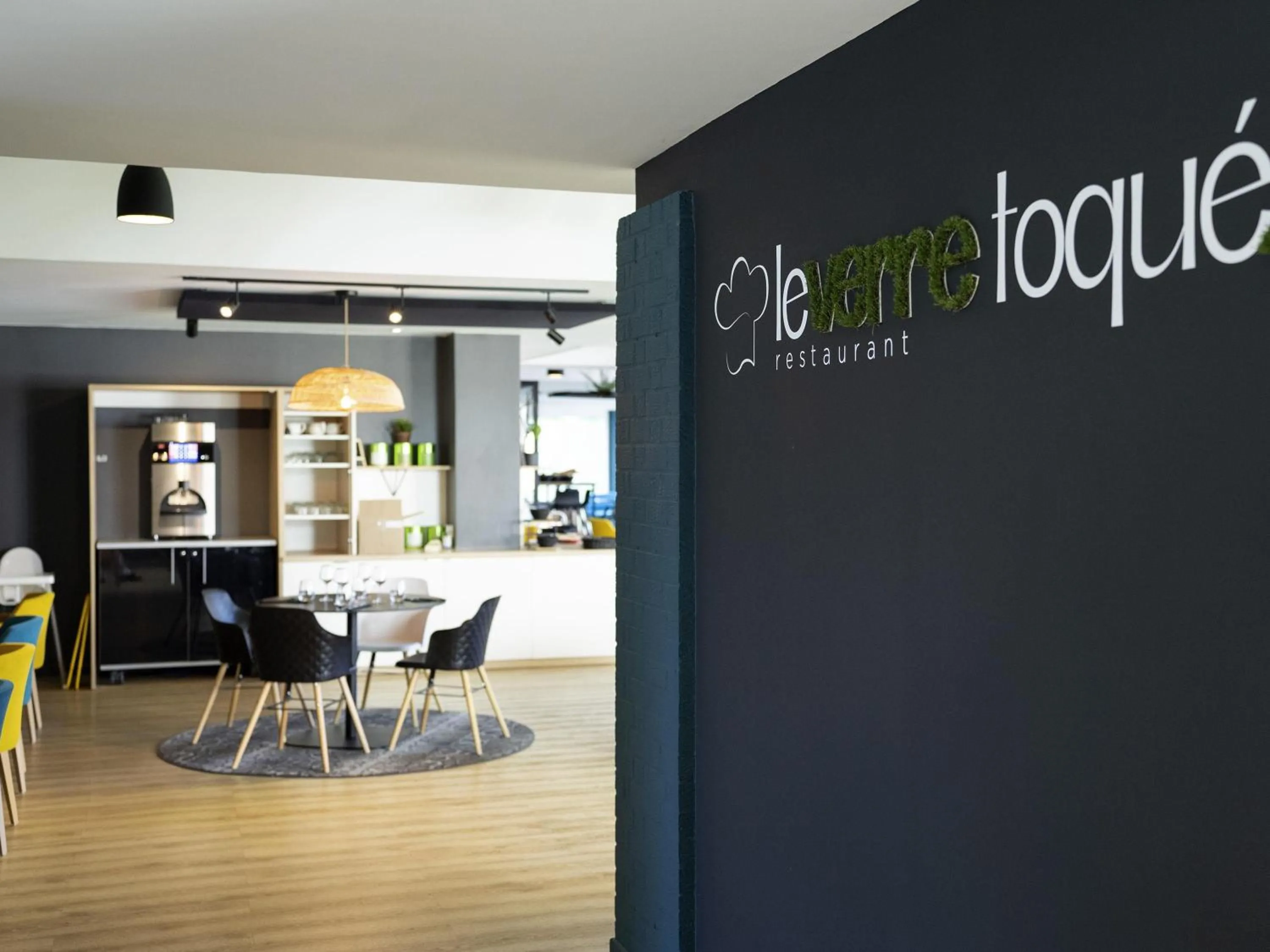 Restaurant/places to eat in ibis Styles Lille Neuville en Ferrain