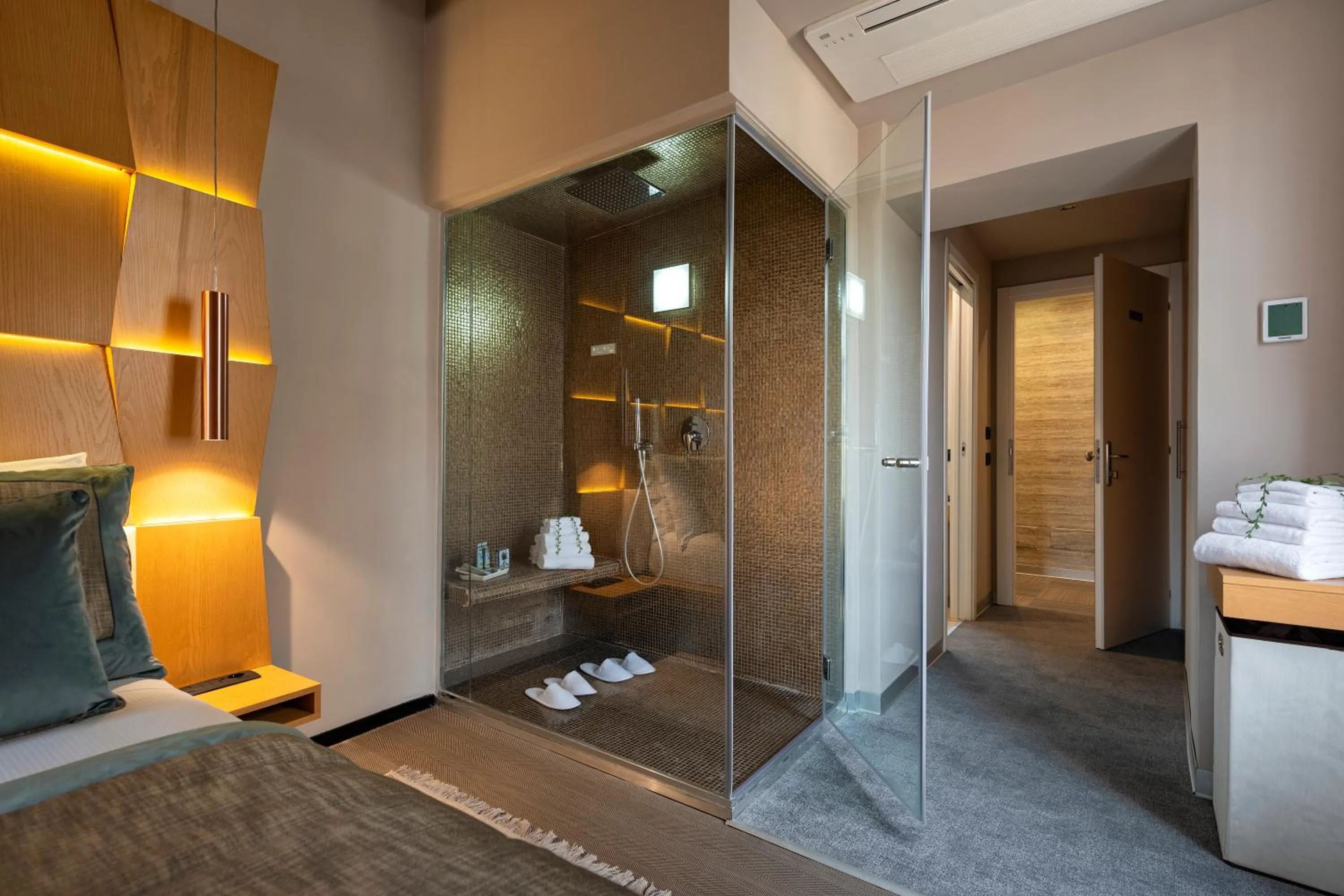 Bathroom, Bed in Ara di Marte Suites