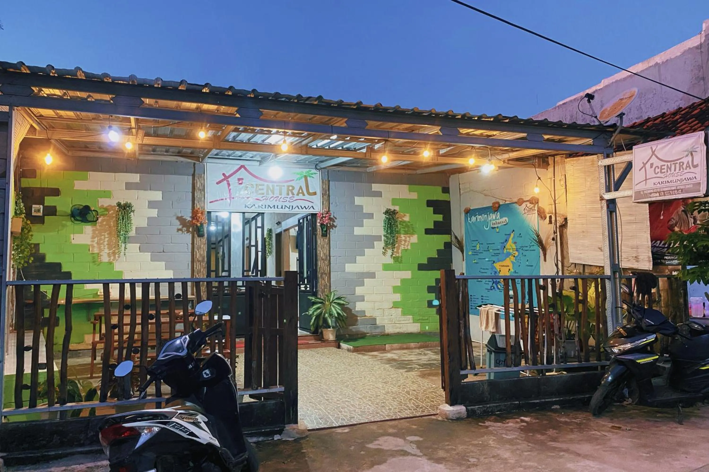 Property building in Central House Karimunjawa Mitra RedDoorz