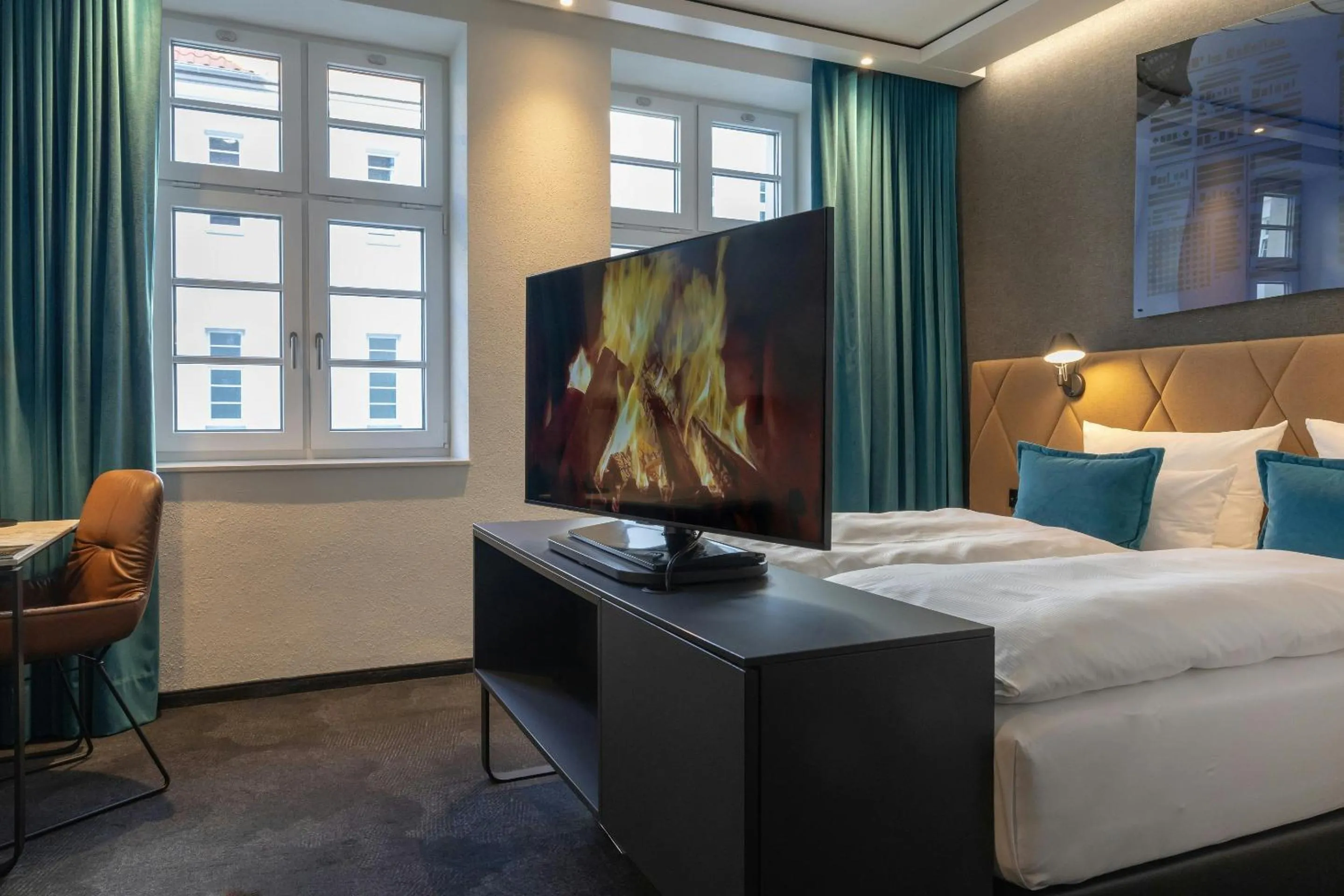 Facade/entrance, Bed in Motel One Hannover-Oper